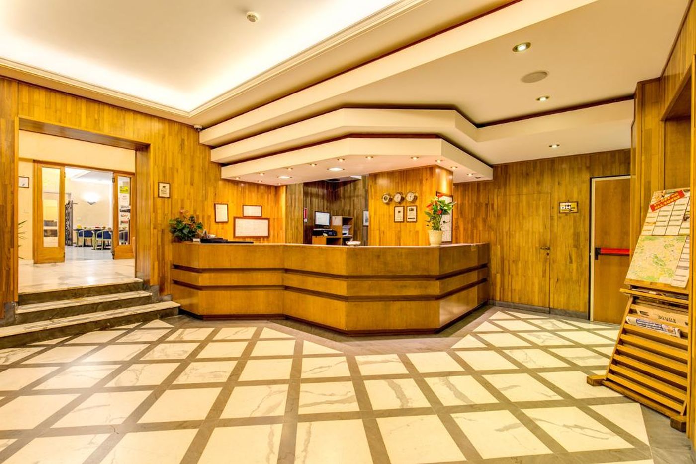 Hotel-Milani-Lobby-3