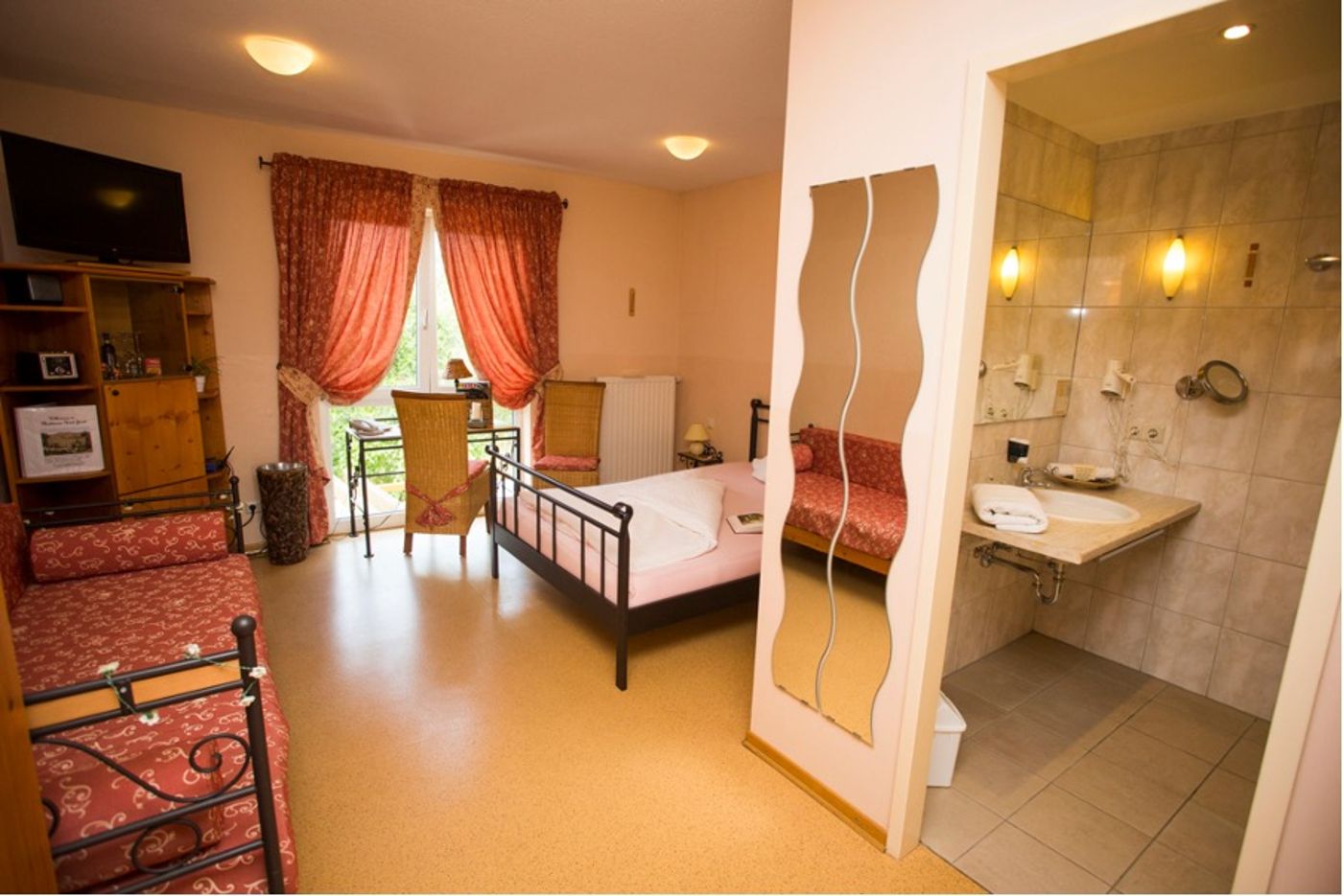 Mediterran Hotel Juwel, Inh. Yvonne Schlee