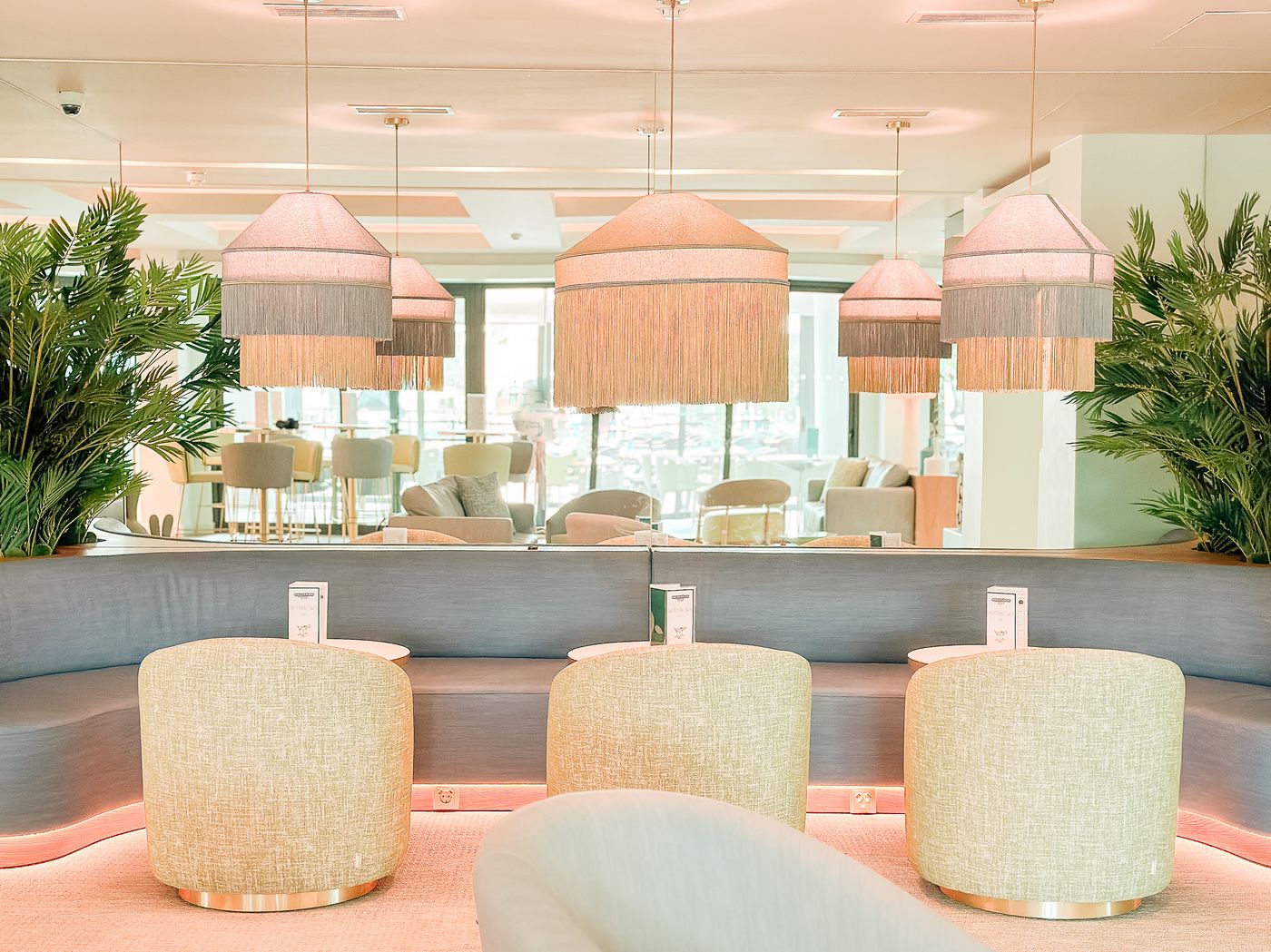 Aquashow-Park-Hotel-Lobby-56