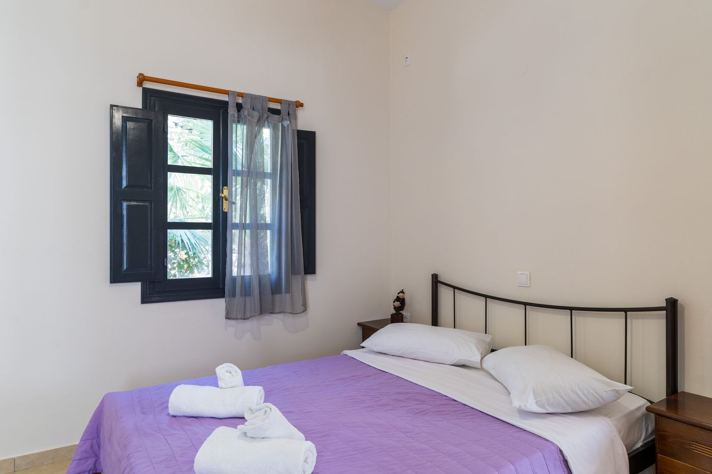 Soulis Hotel-Greece-Oia-Room-6