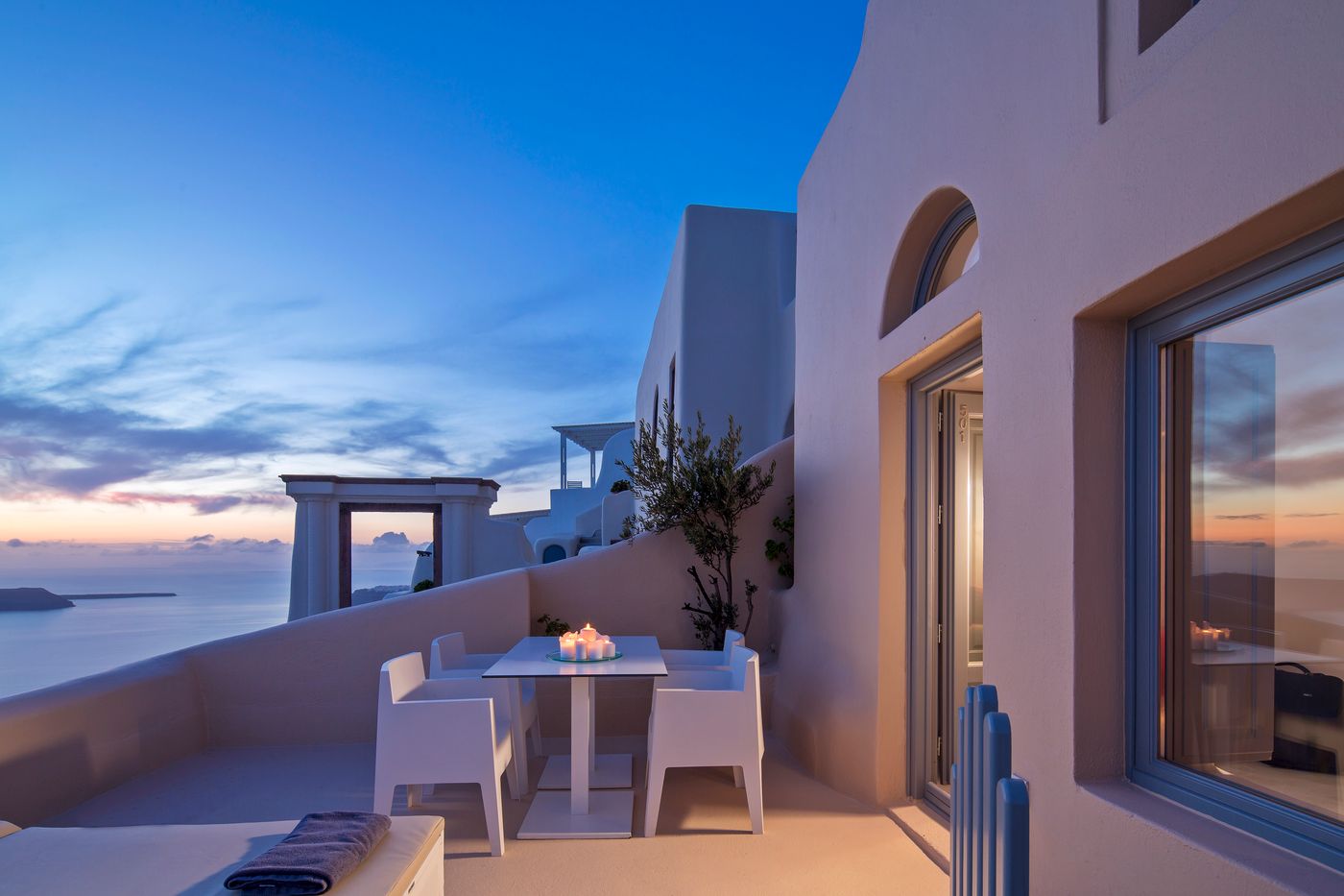 Heaven-s-Edge-Room-63