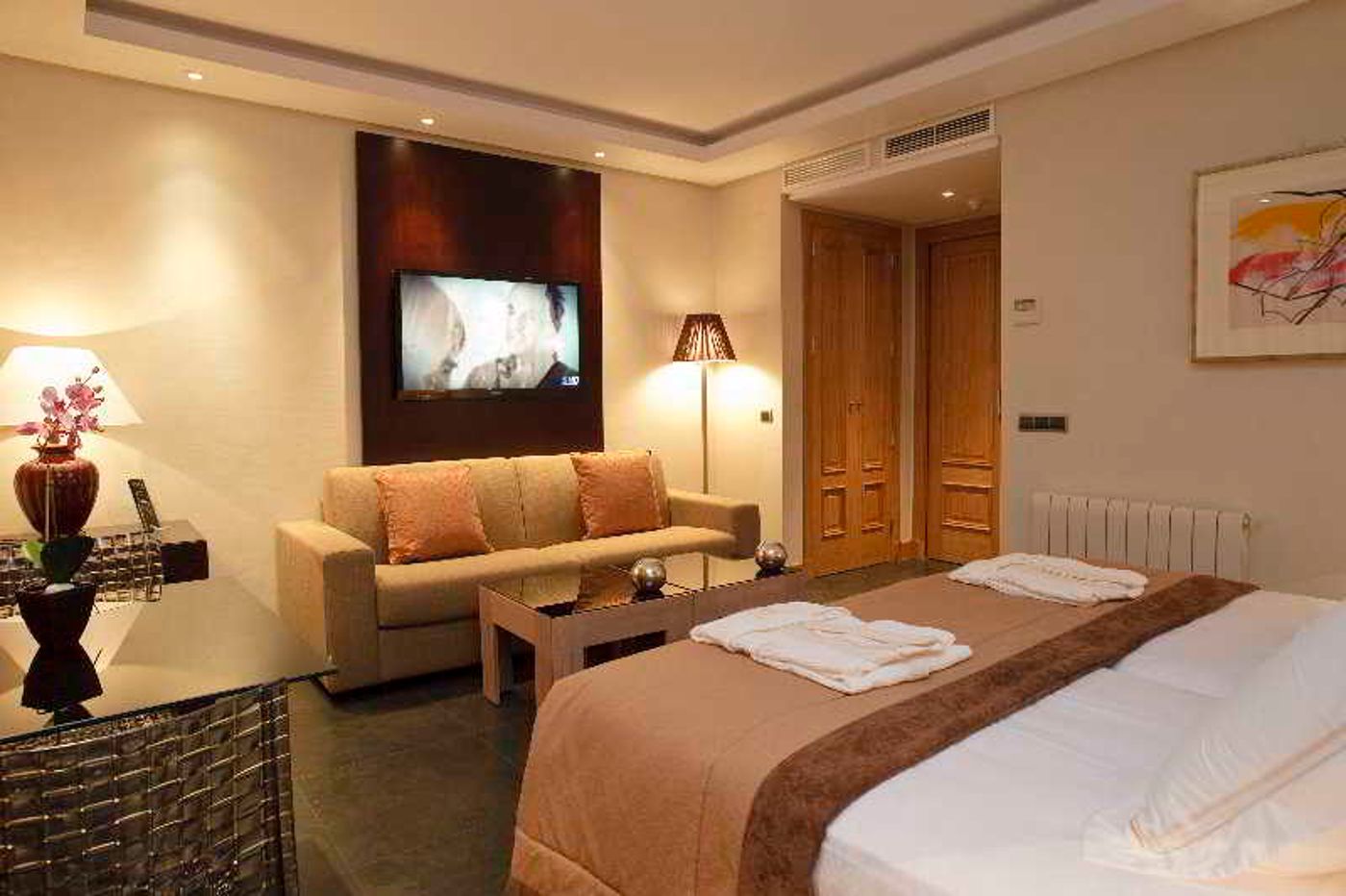 Nexus-Benalmadena-Suites-and-Apartments-Room-6