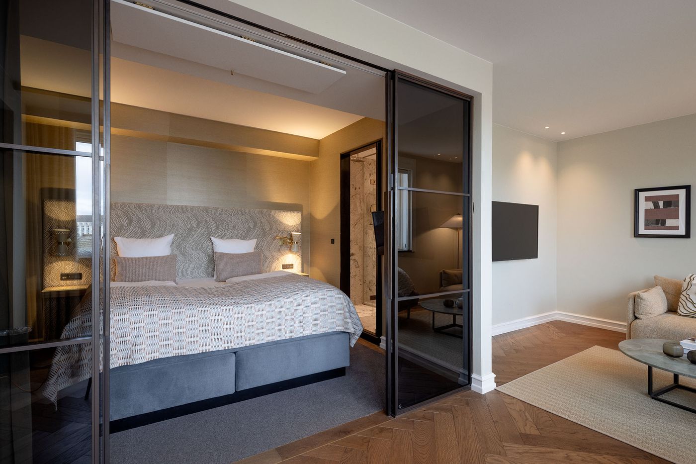 Hypernym-Luxury-Apartments-Room-8