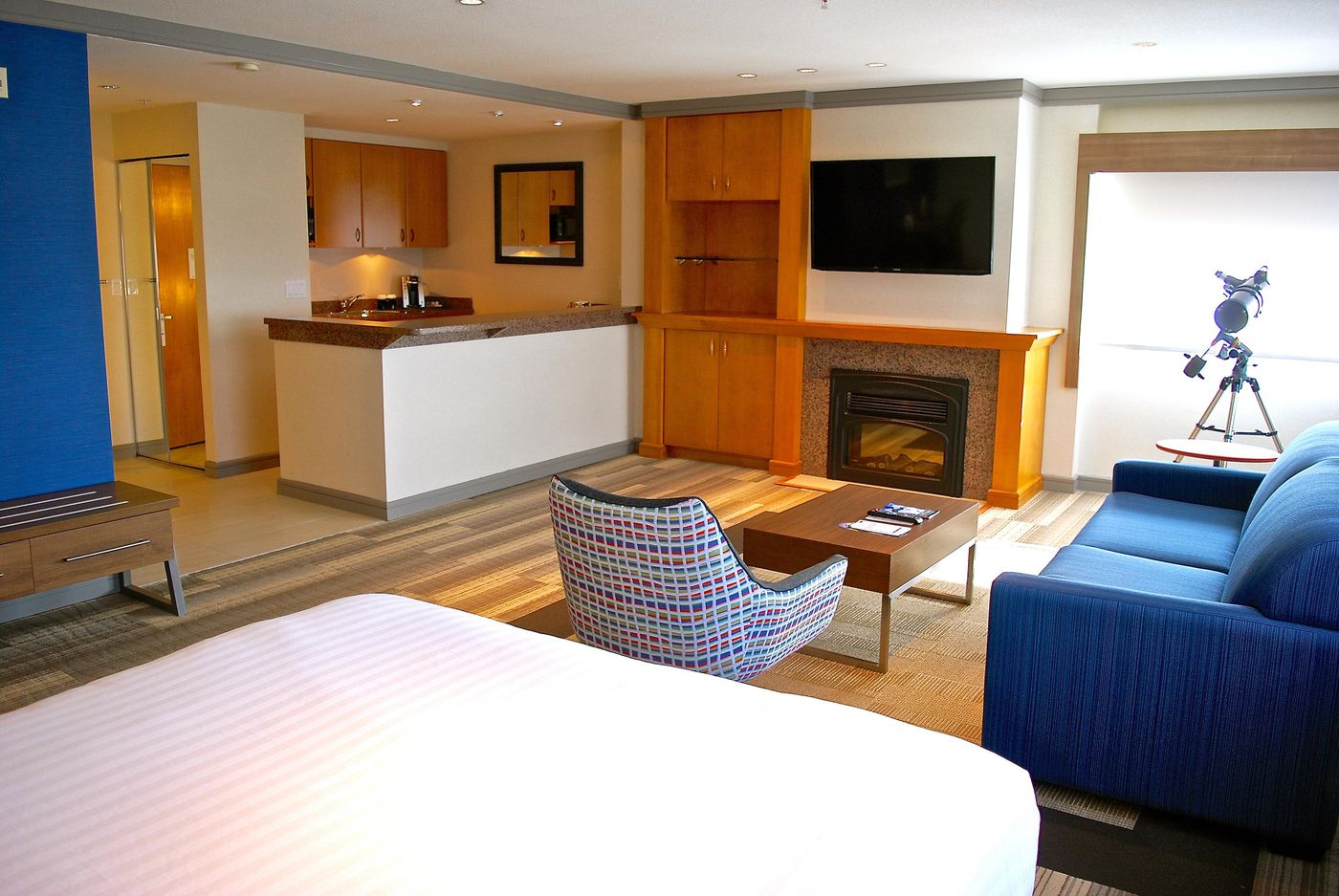 Holiday-Inn-Express-Vancouver-Airport-Richmond-Room-21