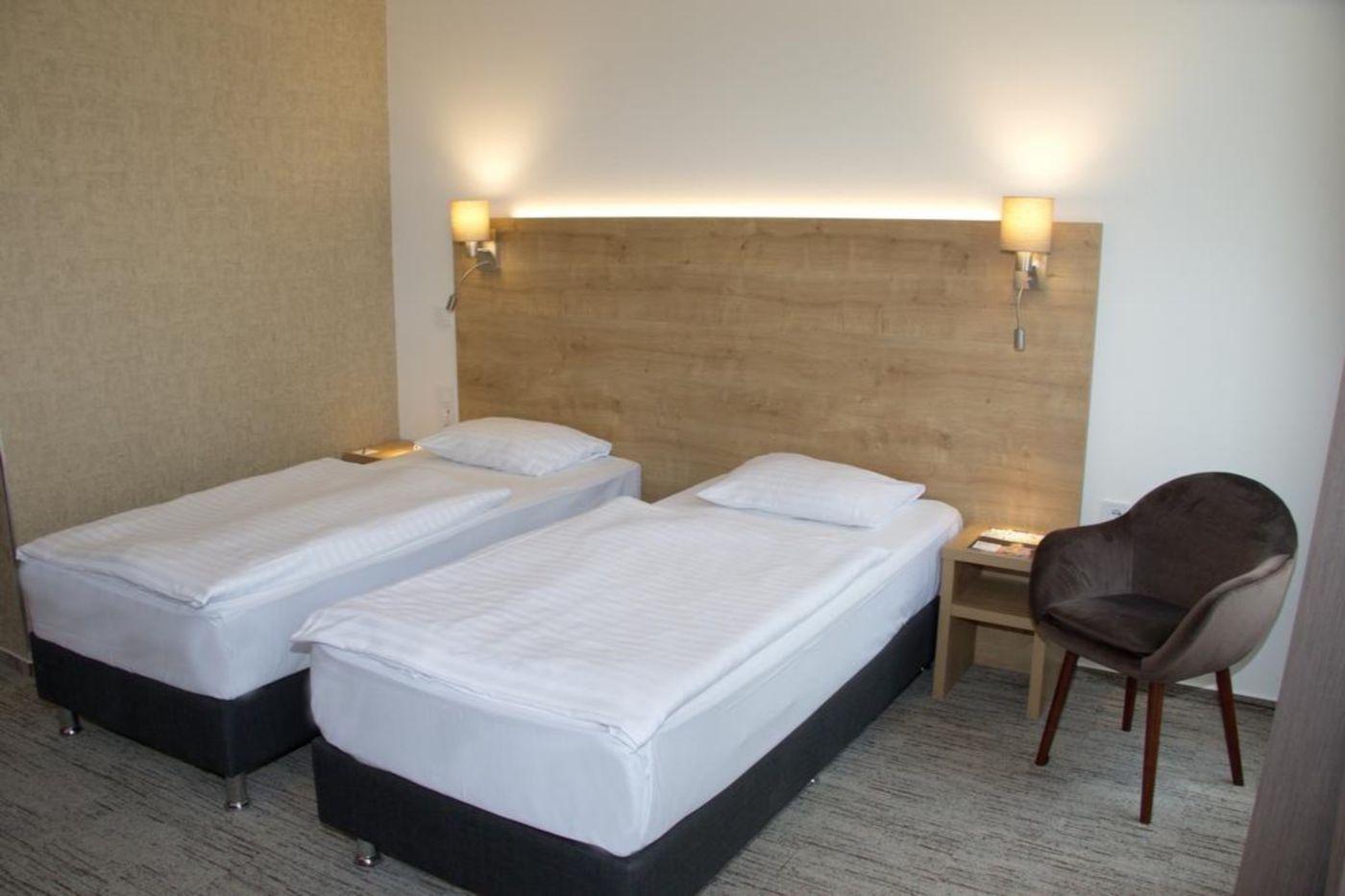 City-Hotel-Ring-Room-15