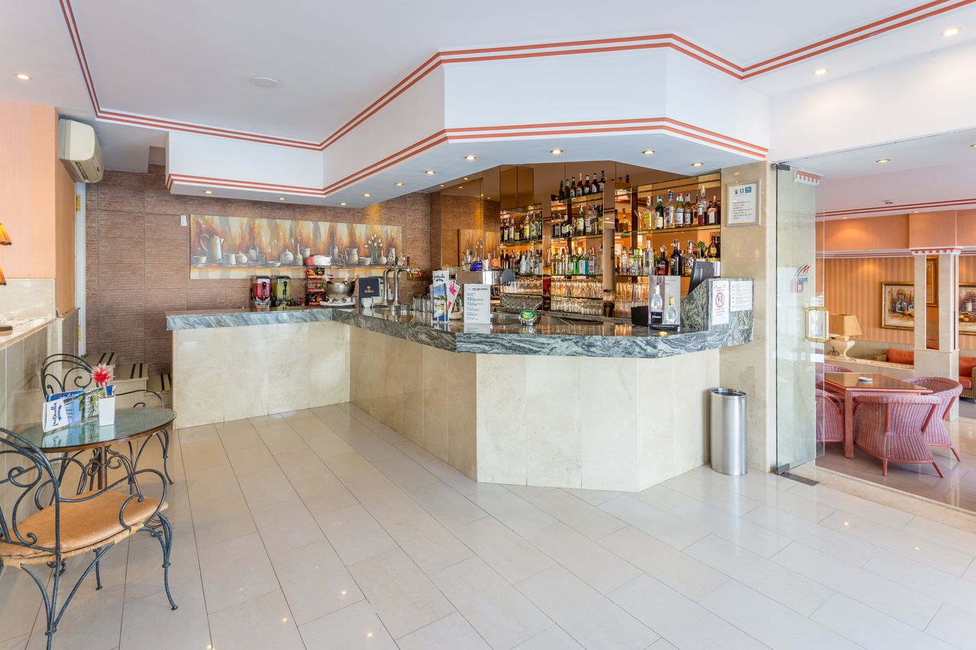 La-Reserva-de-Marbella-Bar-40