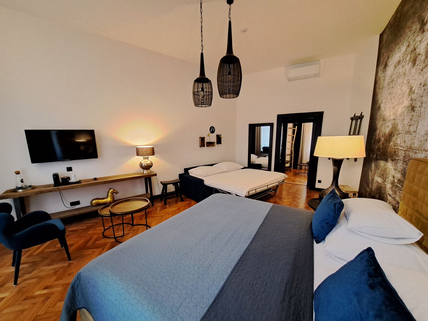 Antik-Hotel-Prague-Room-12