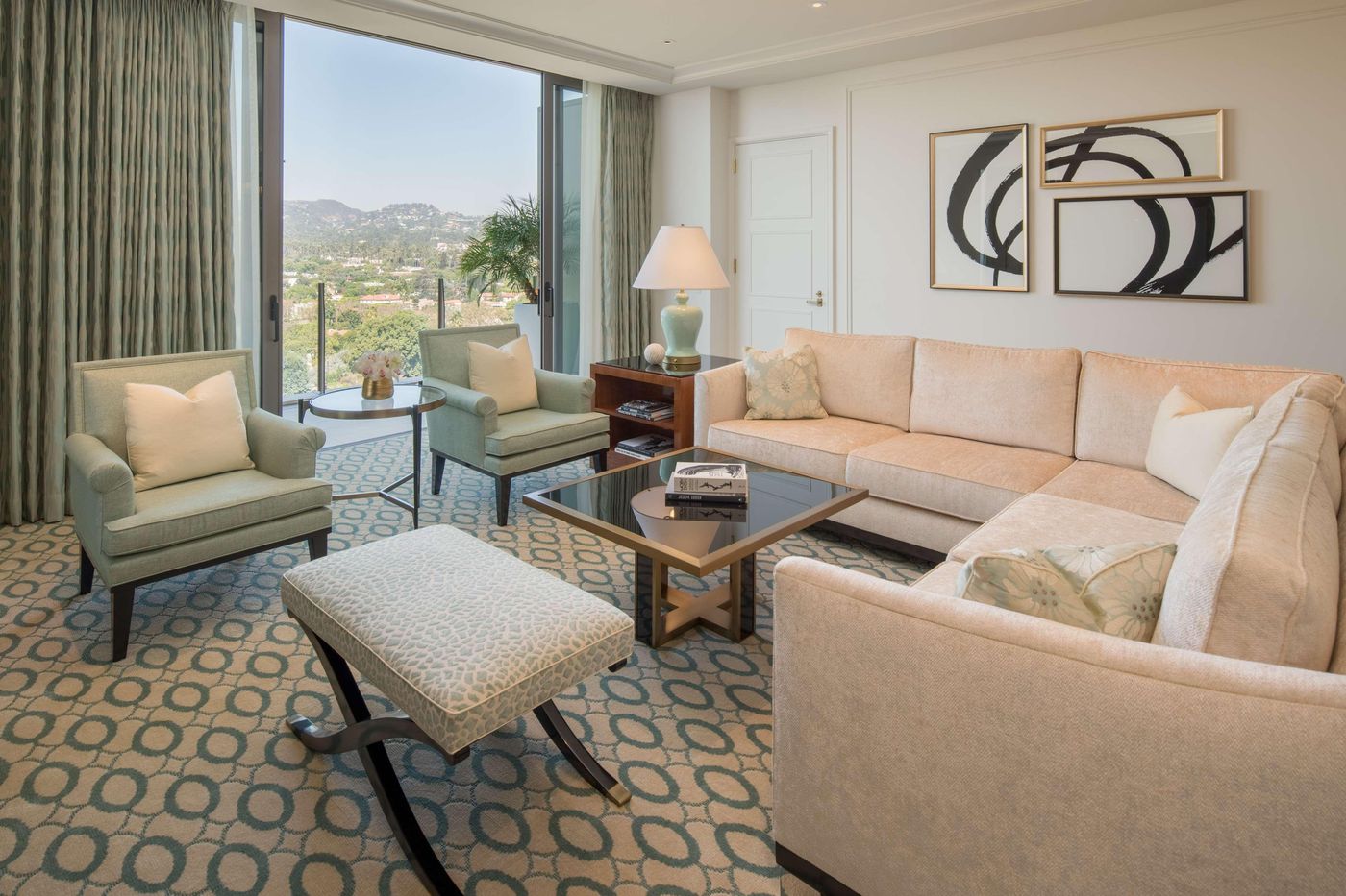 Waldorf-Astoria-Beverly-Hills--CA-Room-19