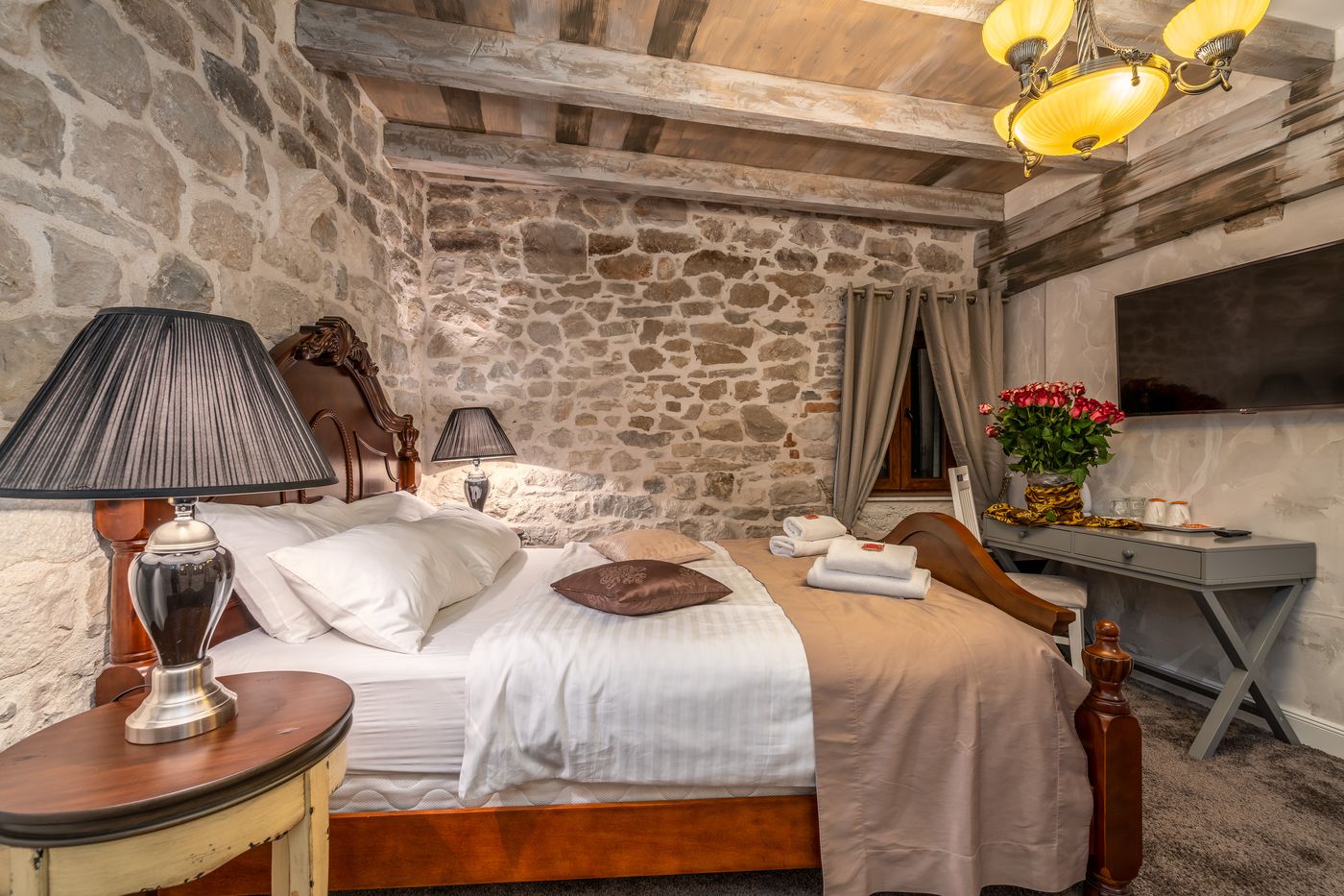 Heritage-Palace-Varos---Quaint---Elegant-Hotels-Room-14