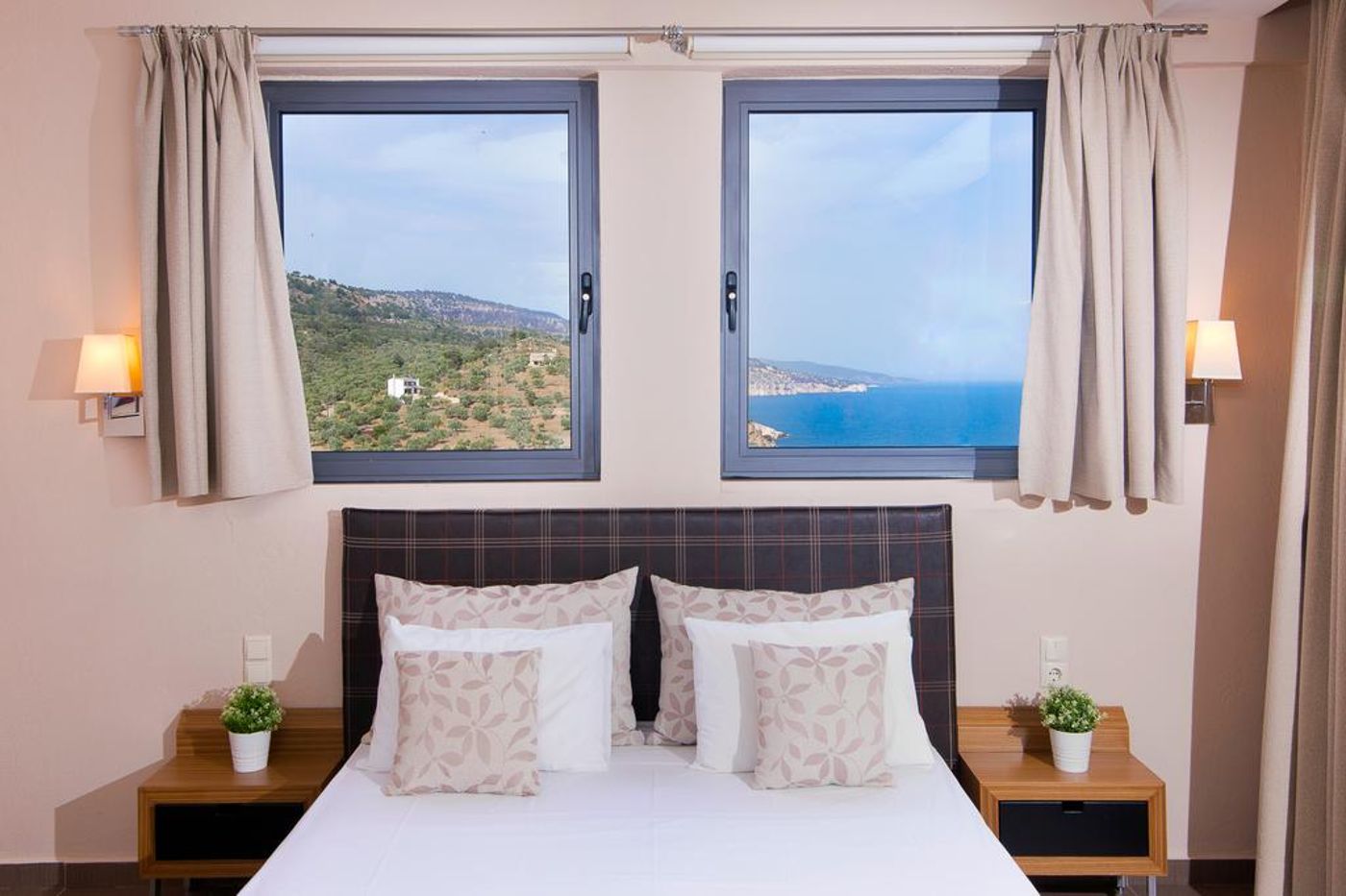 Aeolis Thassos Palace