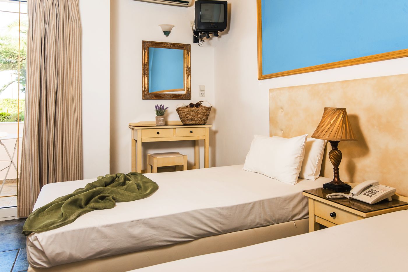 Yiannis-Manos-Apartments-Room-50