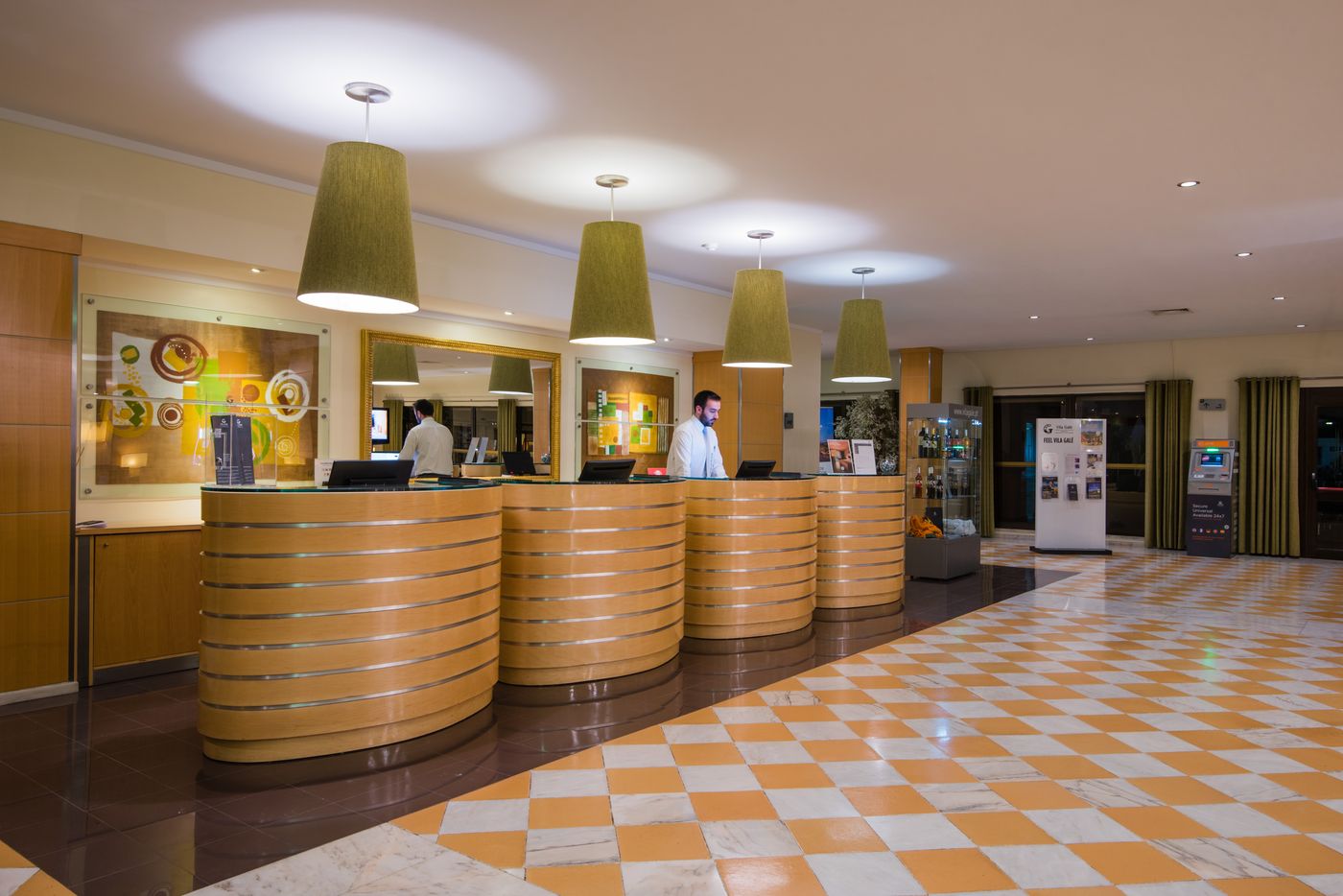 Vila-Gale-Marina-Lobby-44
