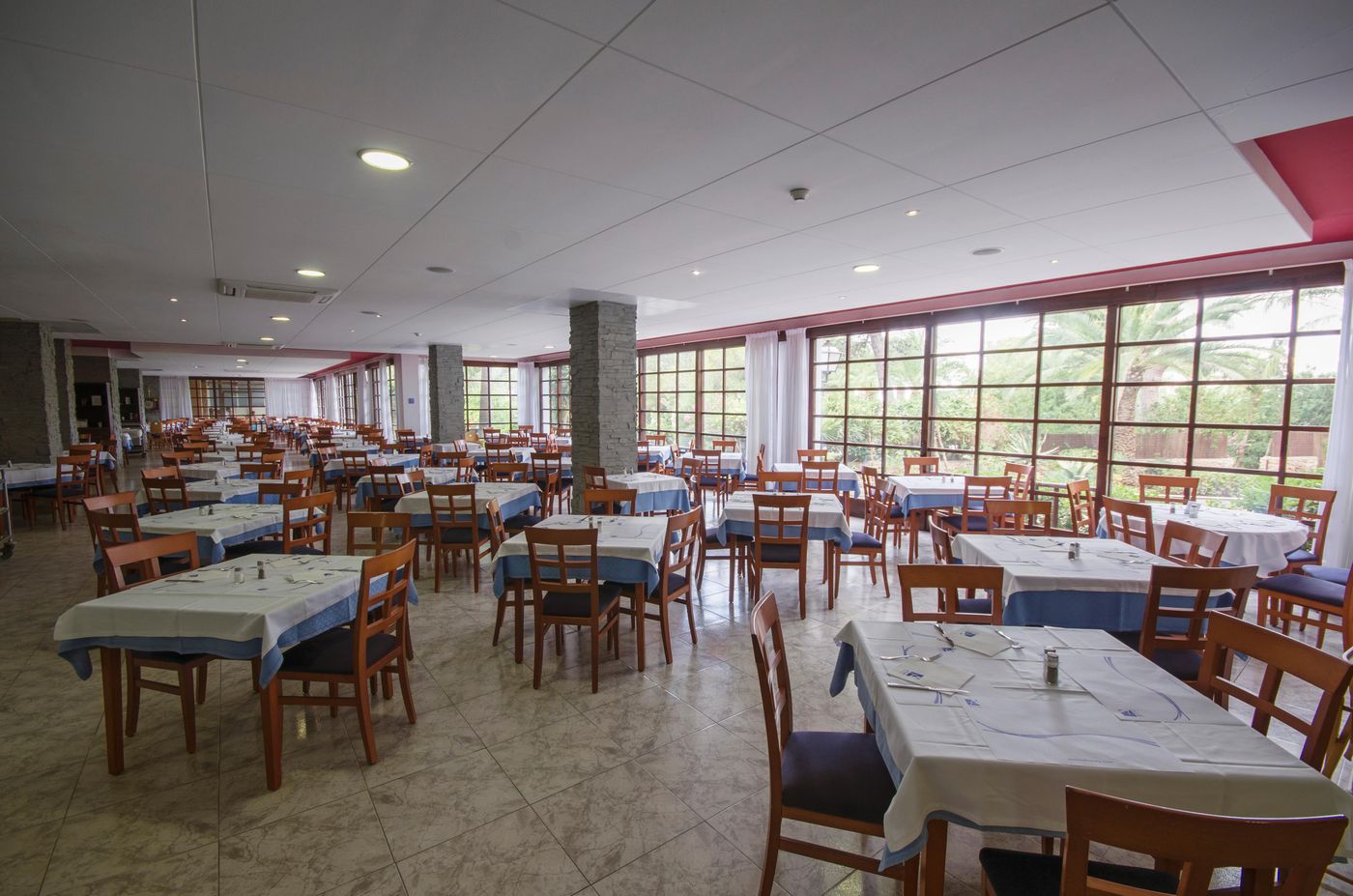 Azuline-Hotel-Bergantin-Restaurant-47