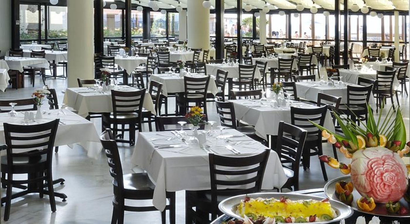 Aks Minoa Palace Hotel