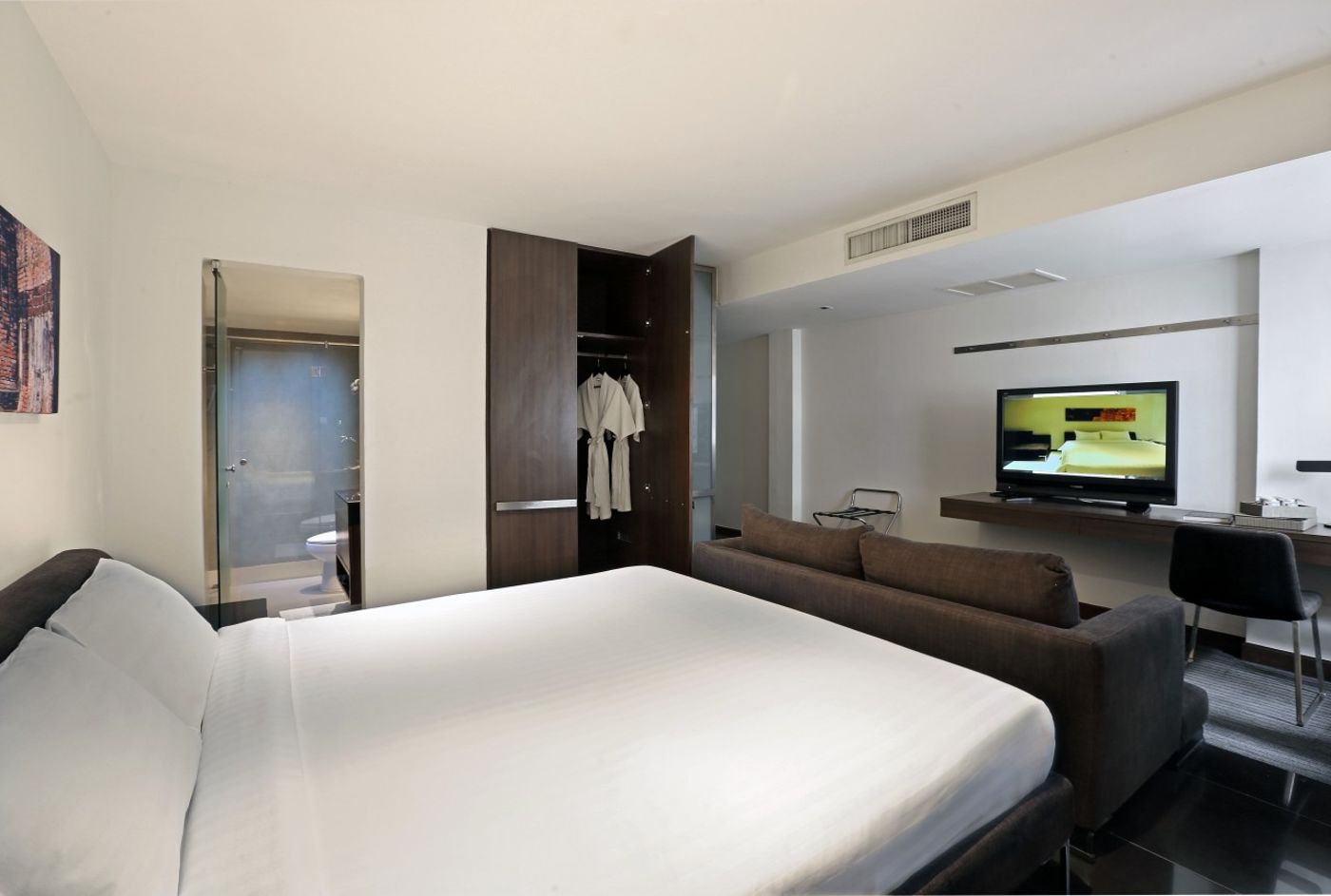 S33-Compact-Sukhumvit-Hotel-Room-5