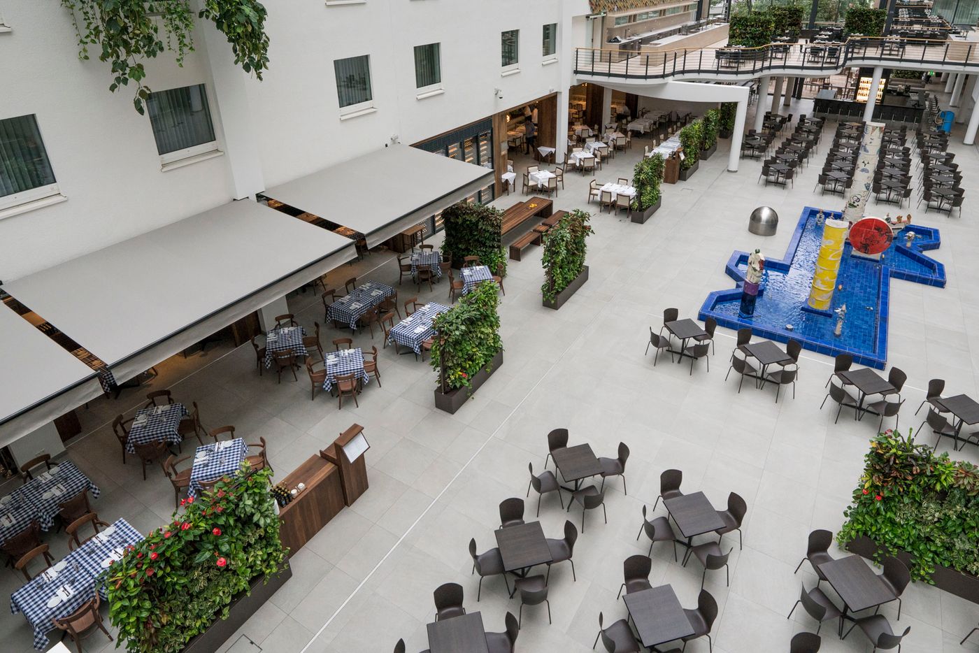 Estrel-Hotel-Berlin-Lobby-42