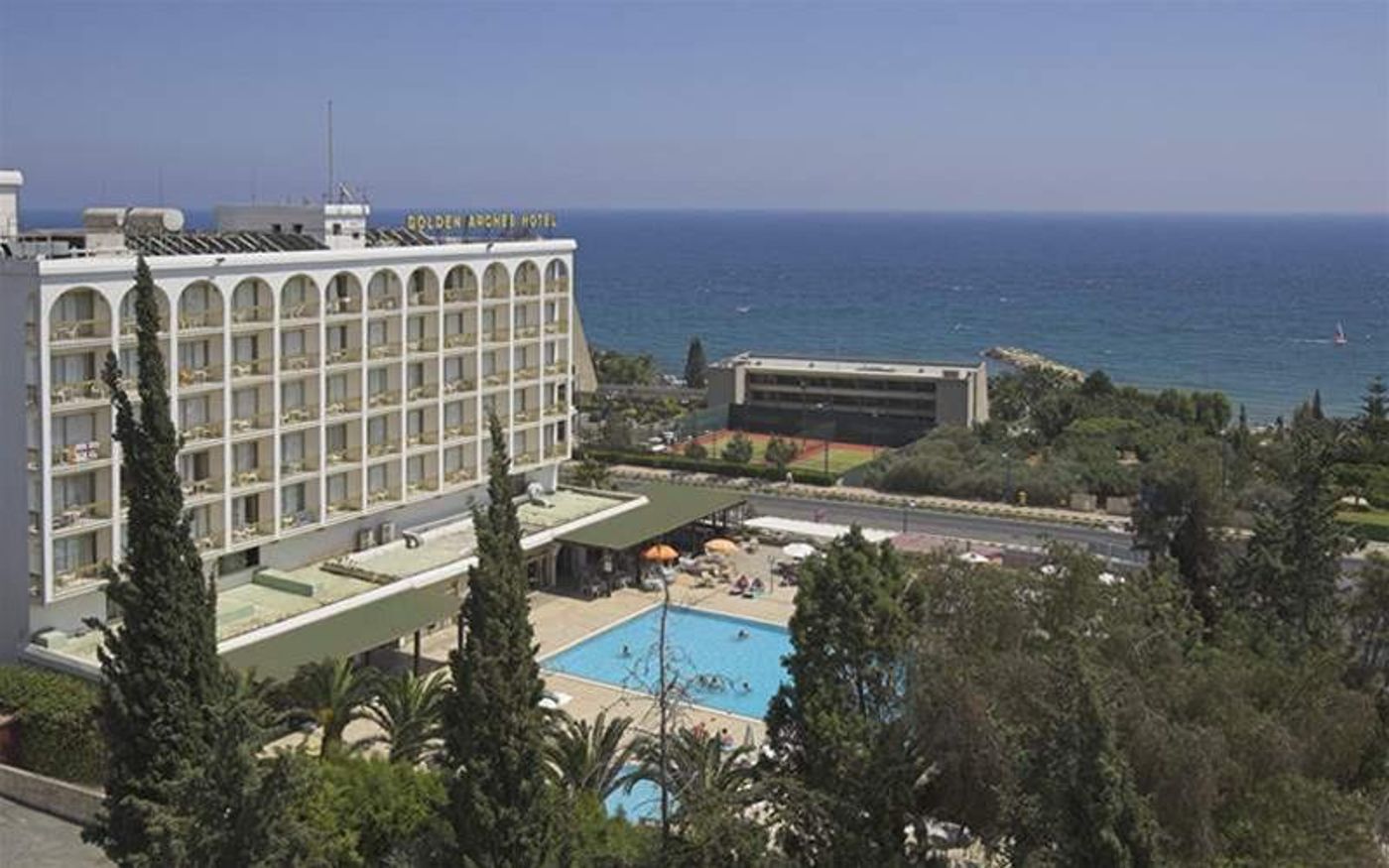 Golden-Arches-General-view-5