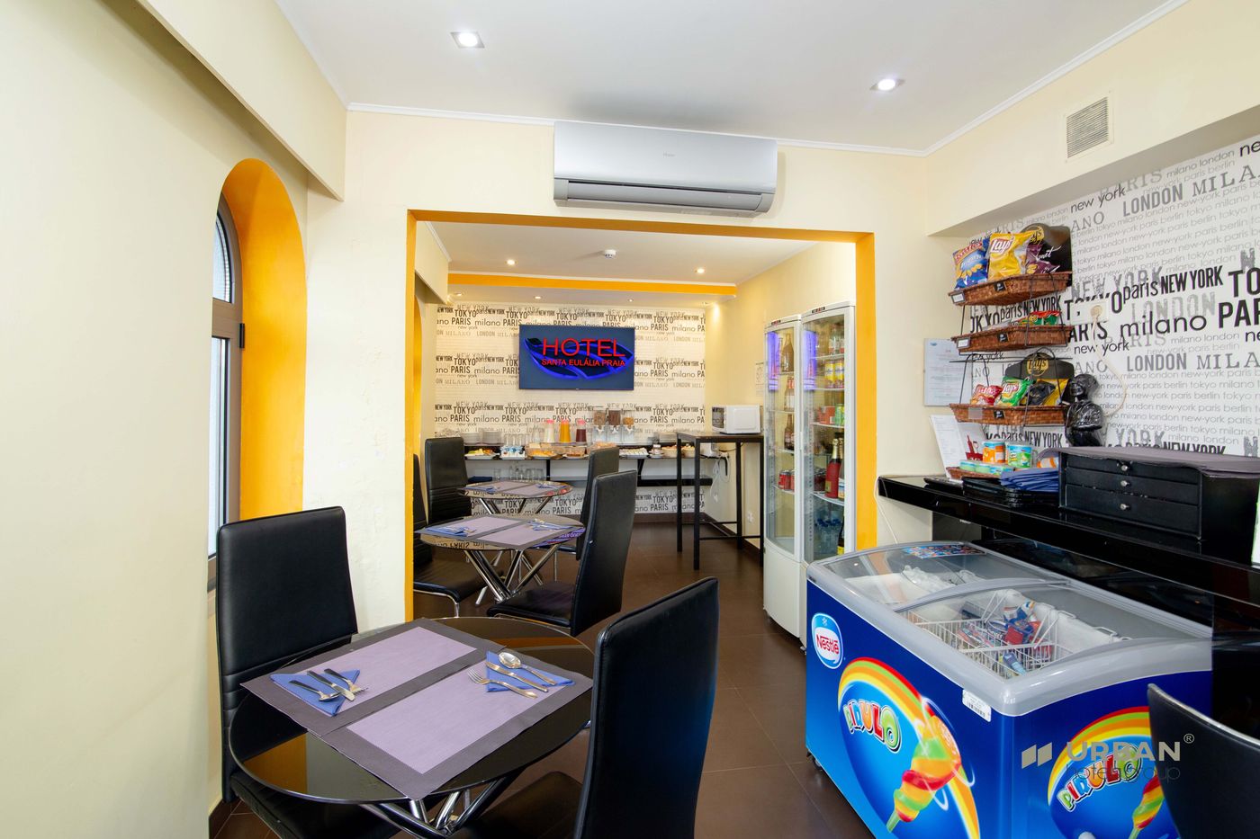 Hotel-Santa-Eulalia-Praia-Bar-55