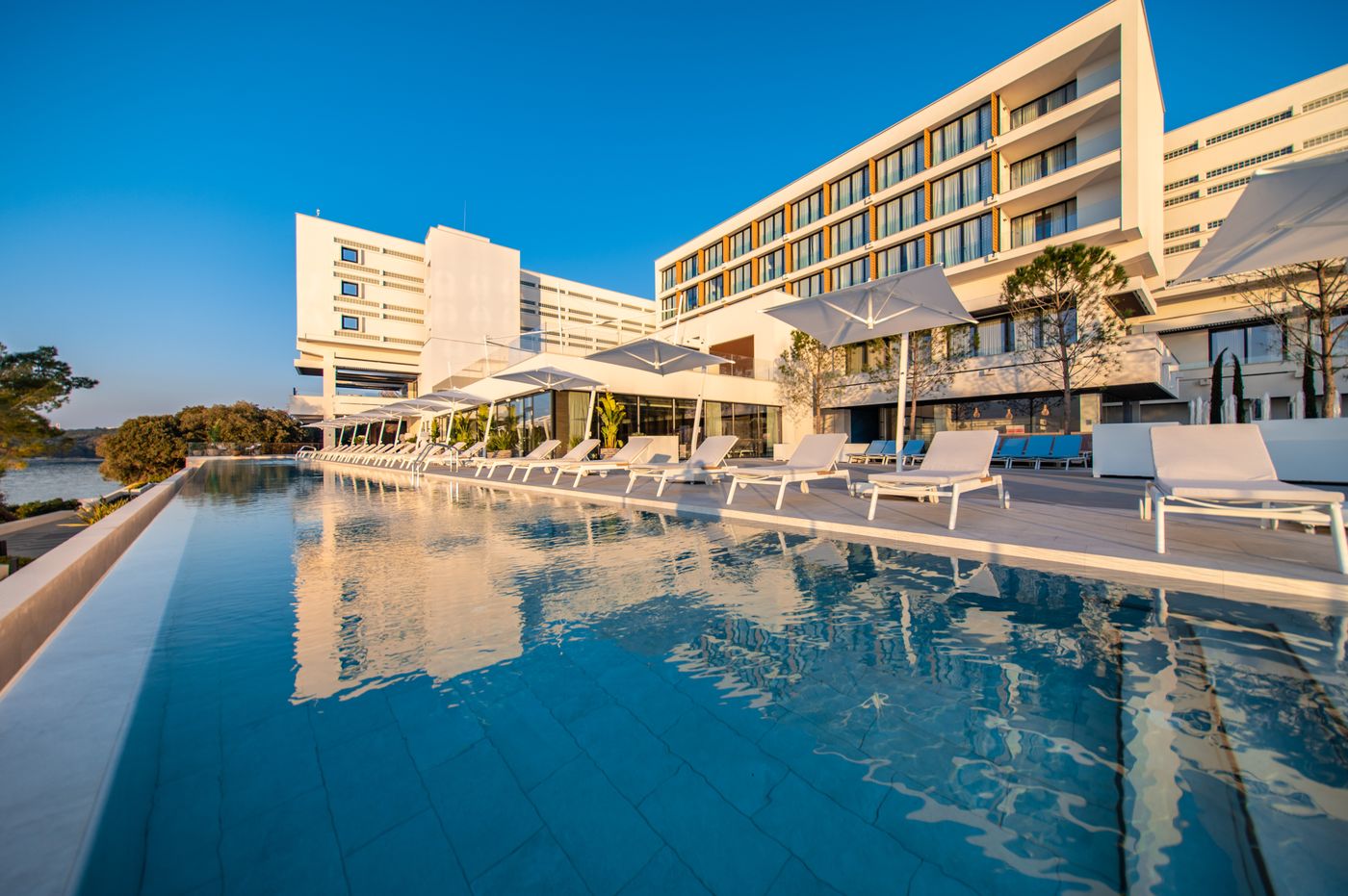 Grand-Hotel-Brioni-Pula--Radisson-Collection-Hotel-Pool-4