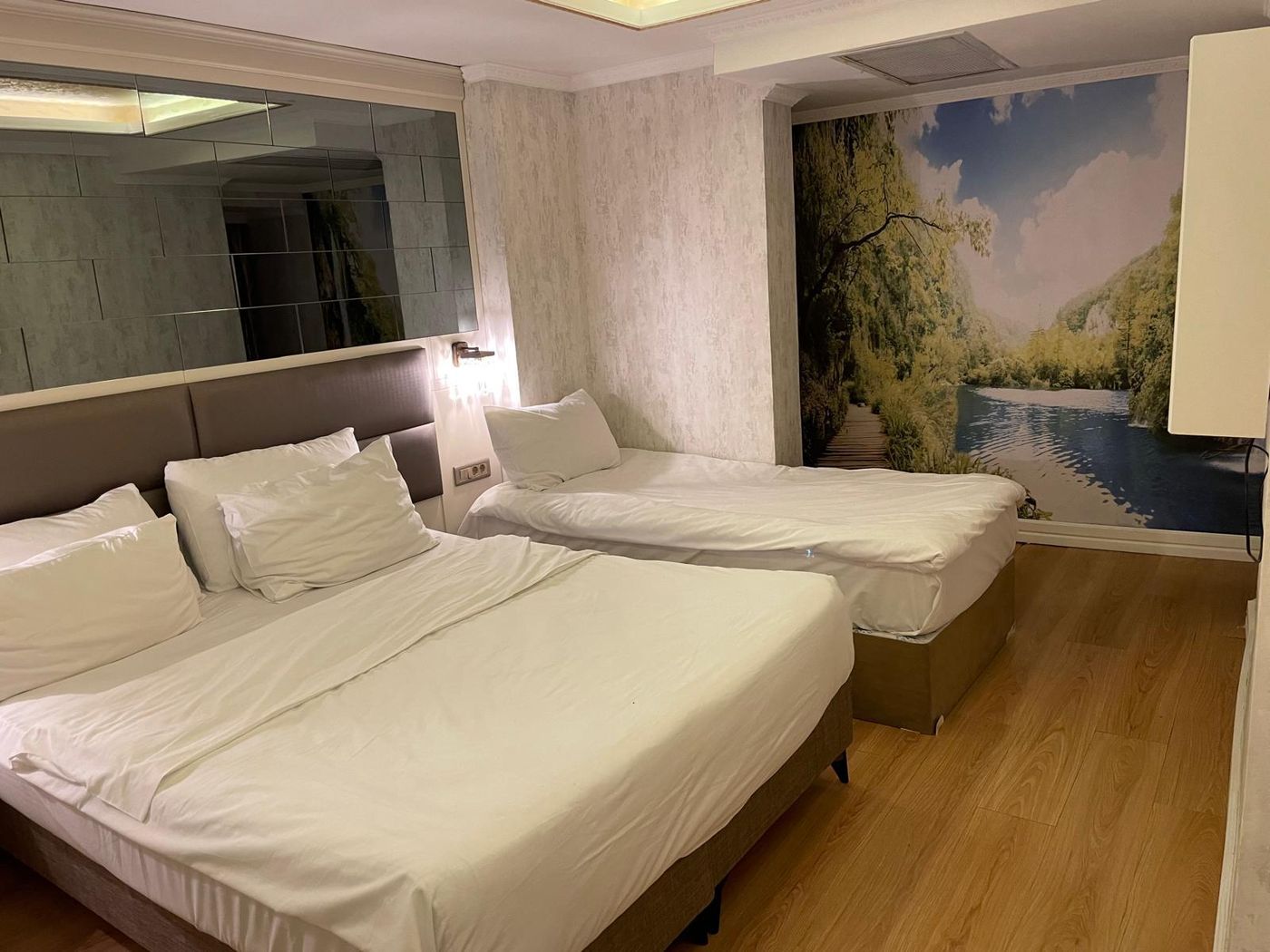 Grand-Naki-Hotel-Room-28