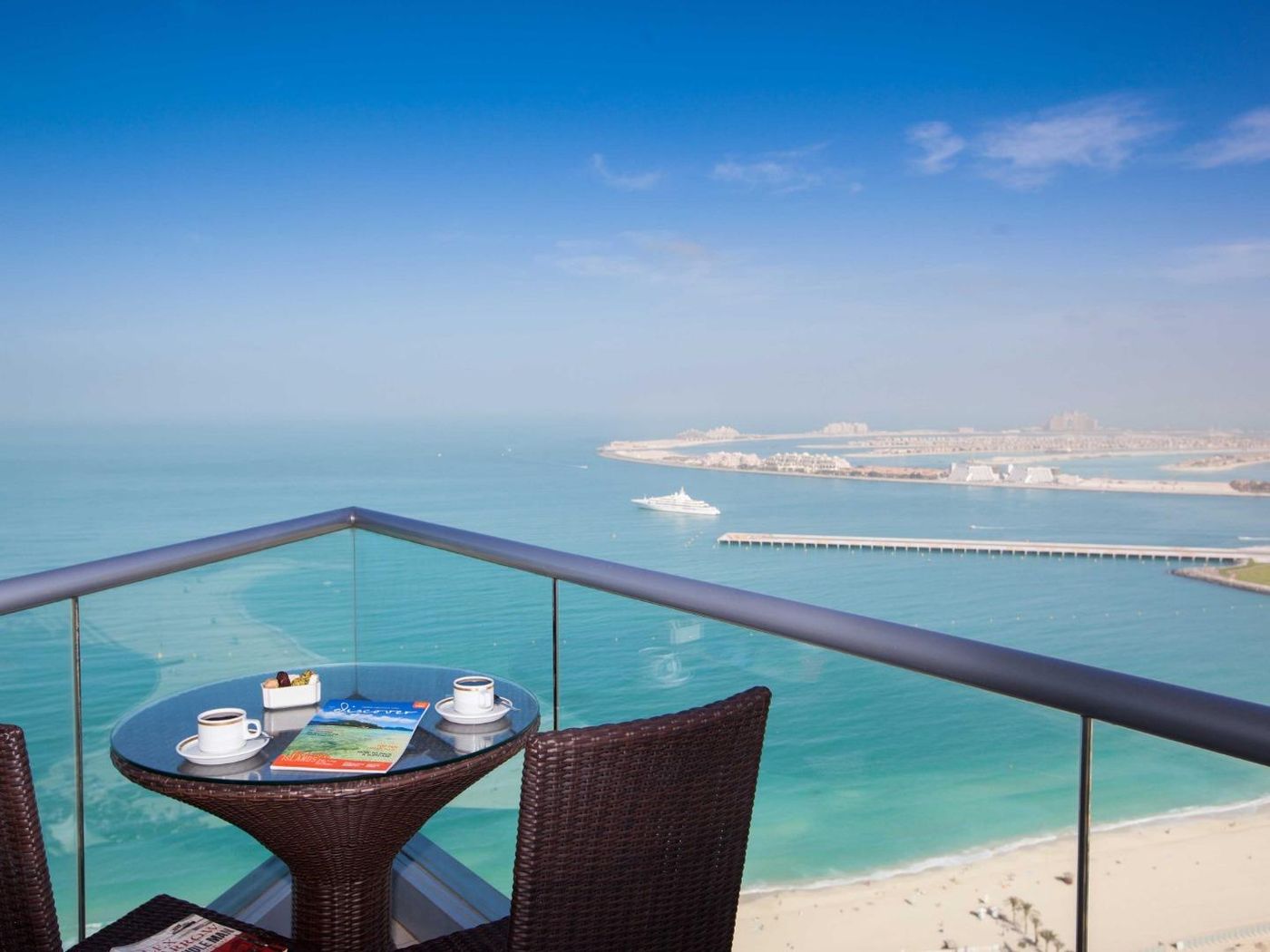 Oasis-Beach-Tower-Serviced-Room-37