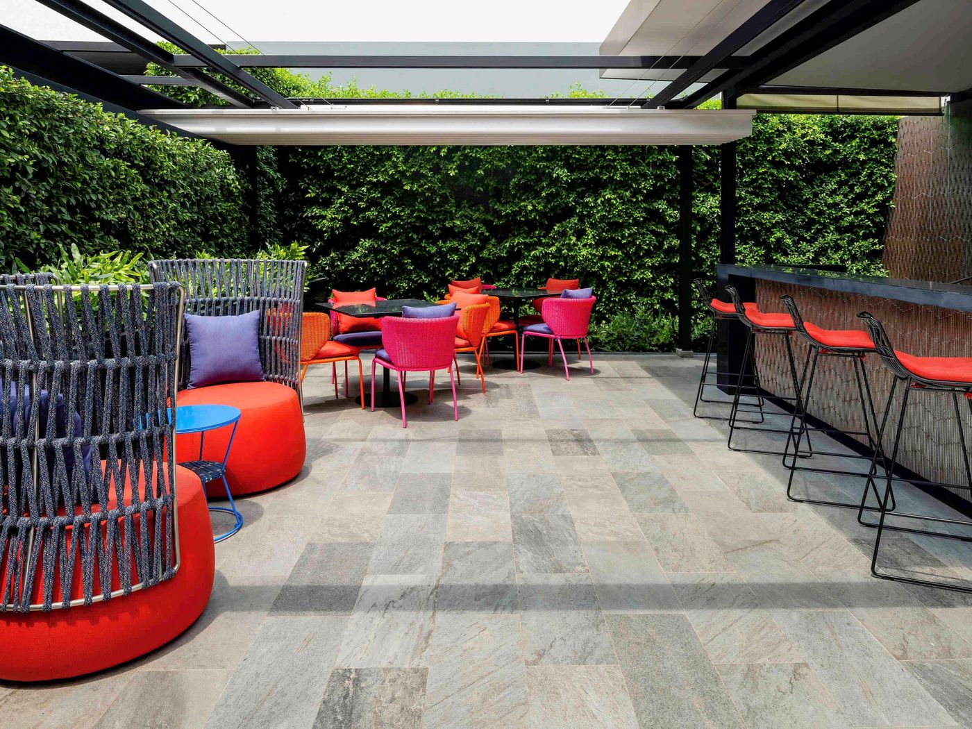 ibis-Styles-Bangkok-Silom-Bar-46