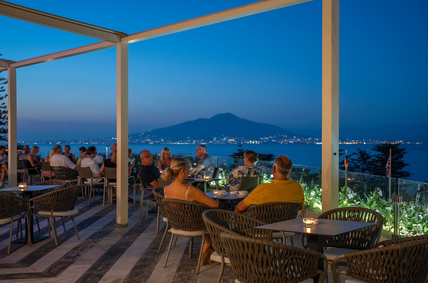 Grand-Hotel-Vesuvio-Terrace-45