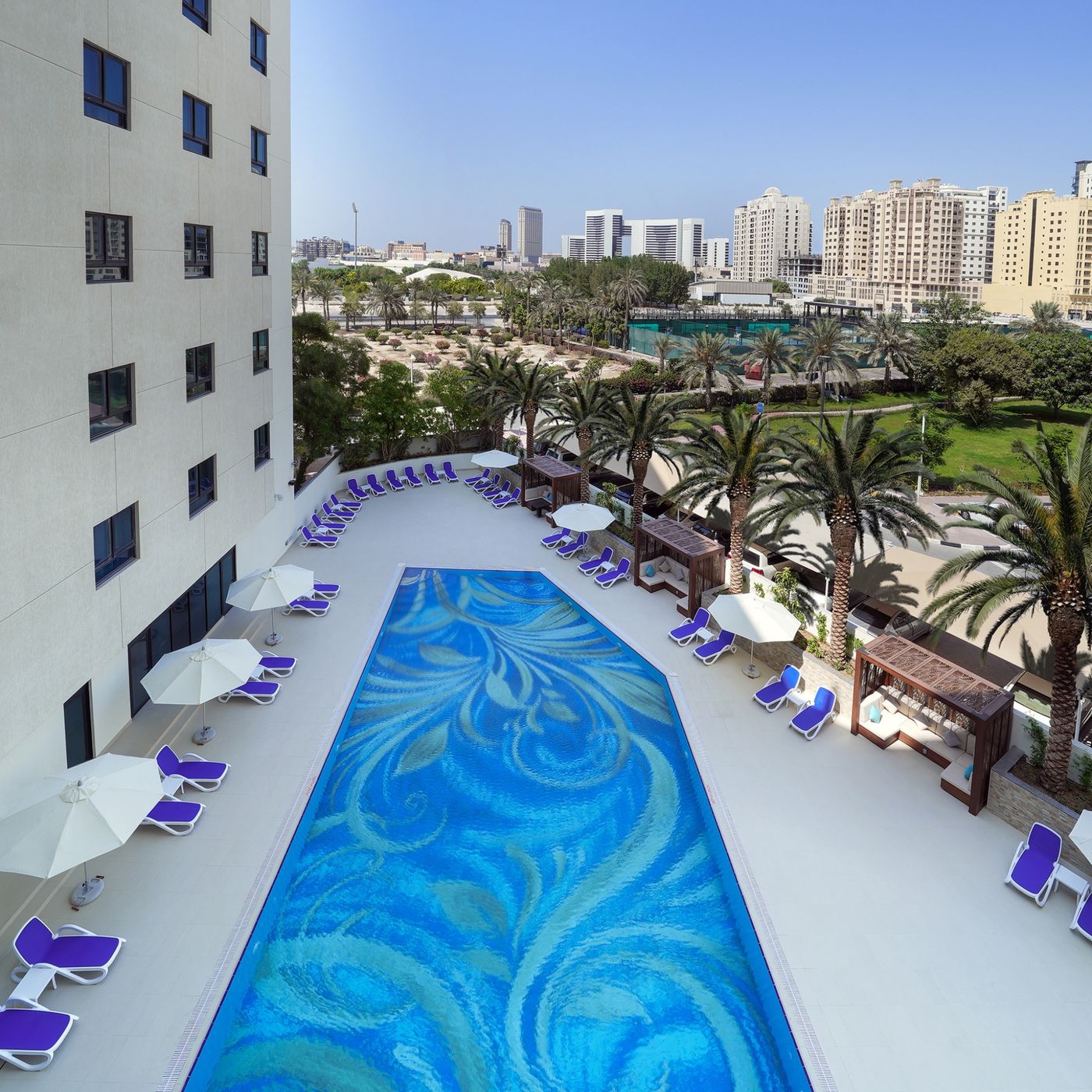 Arabian-Park-Dubai--An-Edge-By-Rotana-Hotel-Pool-1