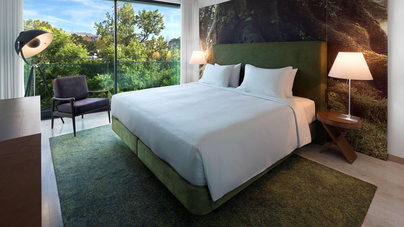 Doubletree-by-Hilton-Lisbon---Fontana-Park-Room-9