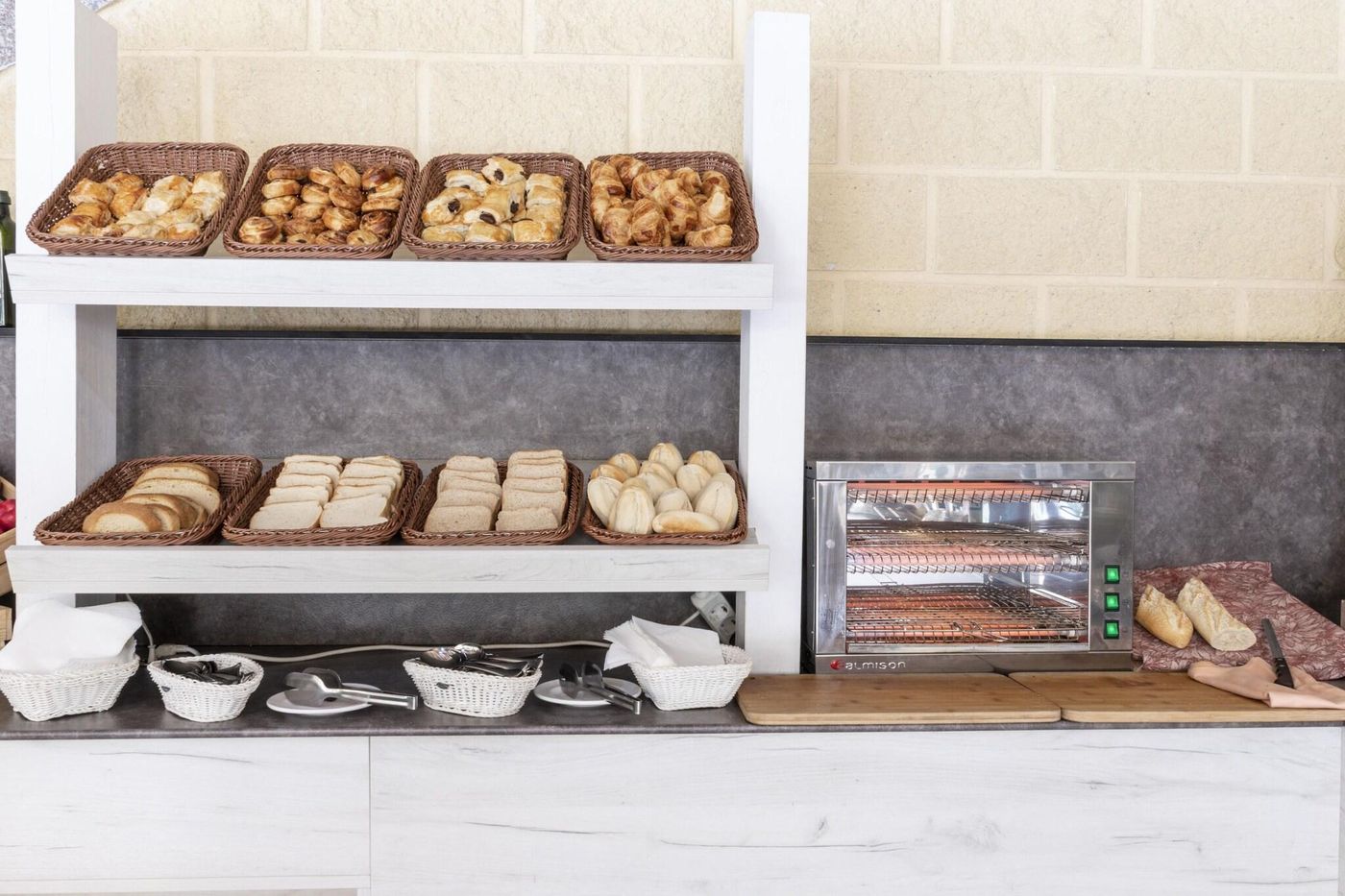 Hotel-Plaza-del-Castillo-Restaurant-48