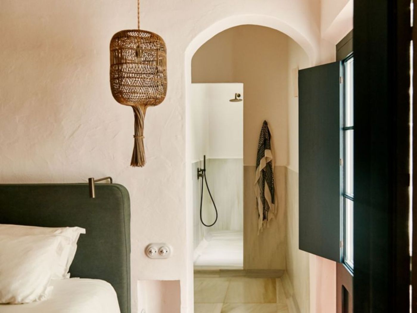 Can-Faustino-Room-41