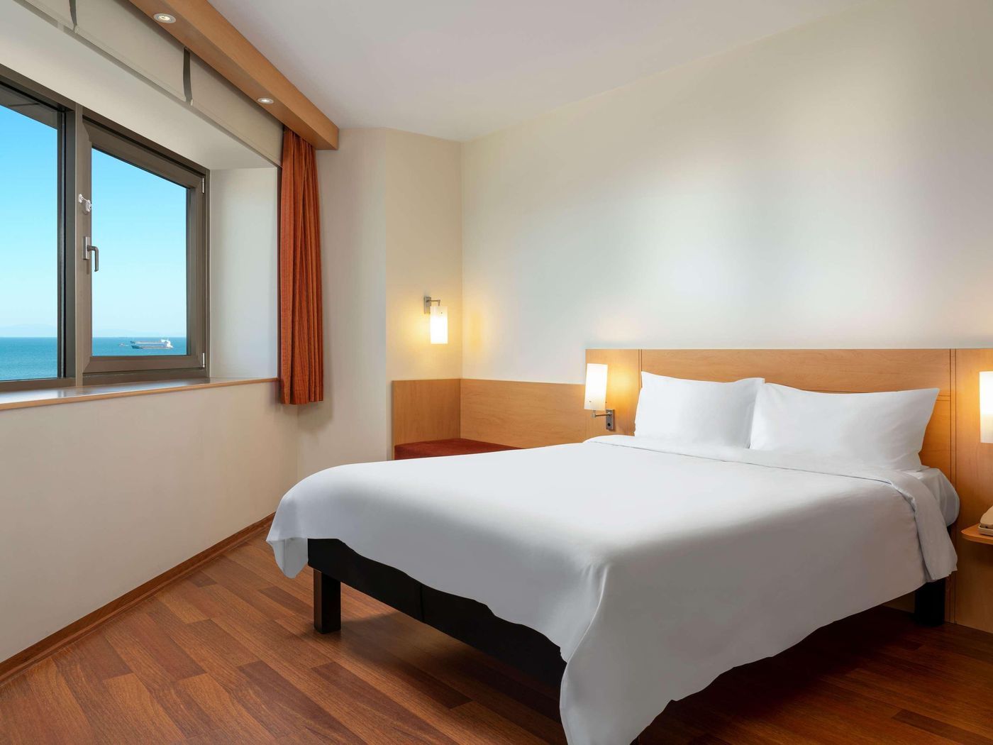 ibis-Istanbul-Zeytinburnu-Room-25