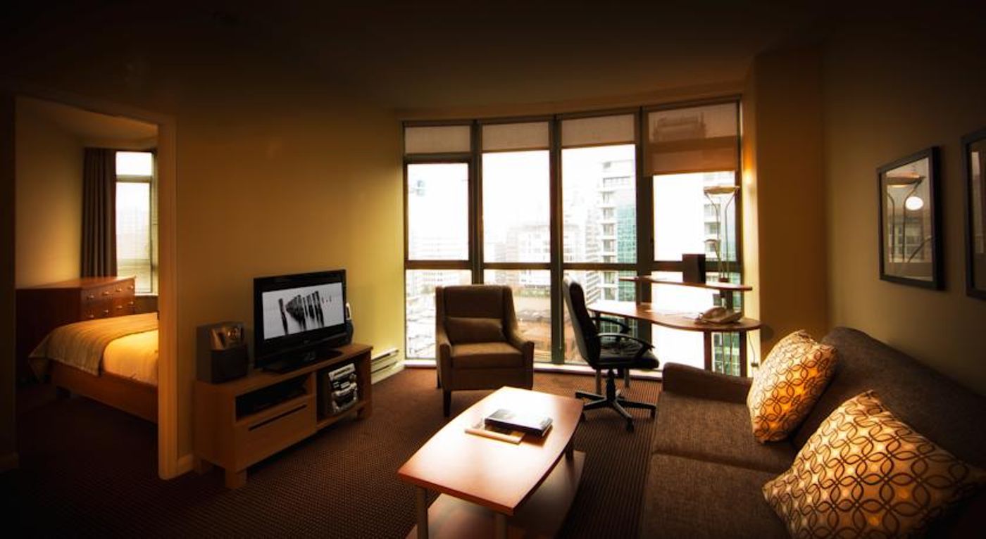 Executive-Hotel-Vintage-Park-Vancouver-Room-4