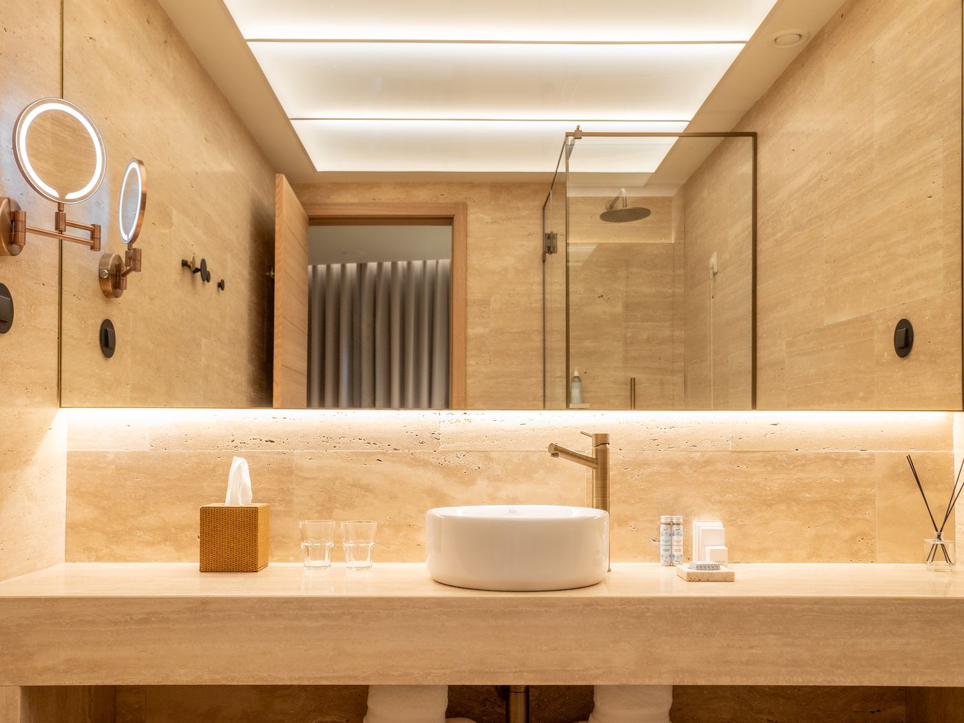 Browns-Avenue-Hotel-Room-59