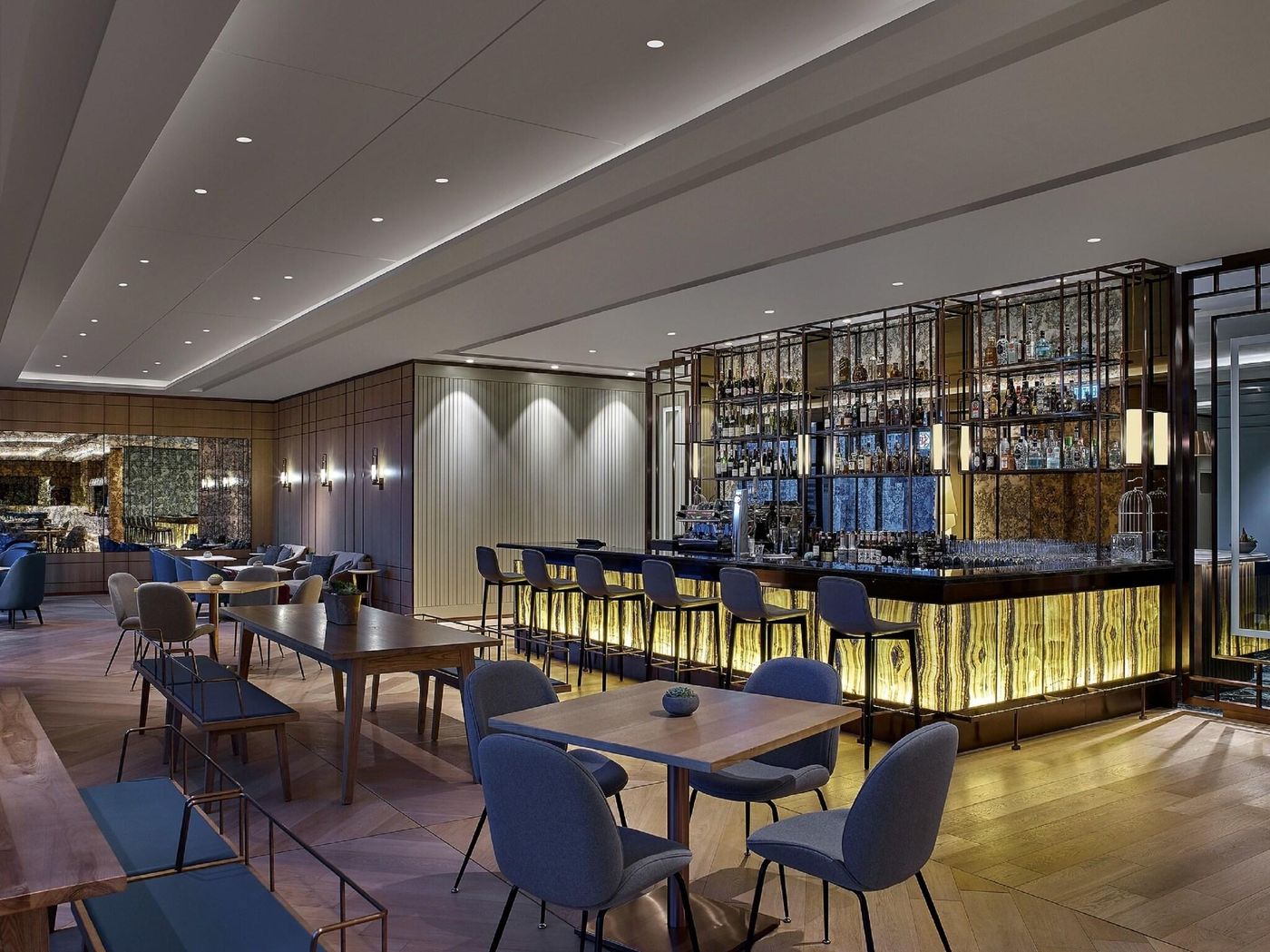 Two-MacDonnell-Road-Bar-9