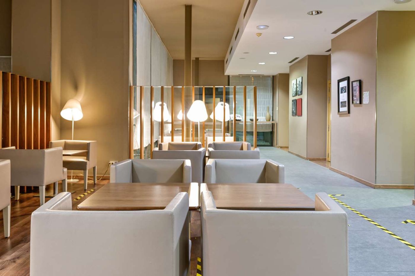 Travelodge Malaga Aeropuerto-Spain-MÁLAGA-Lobby-4