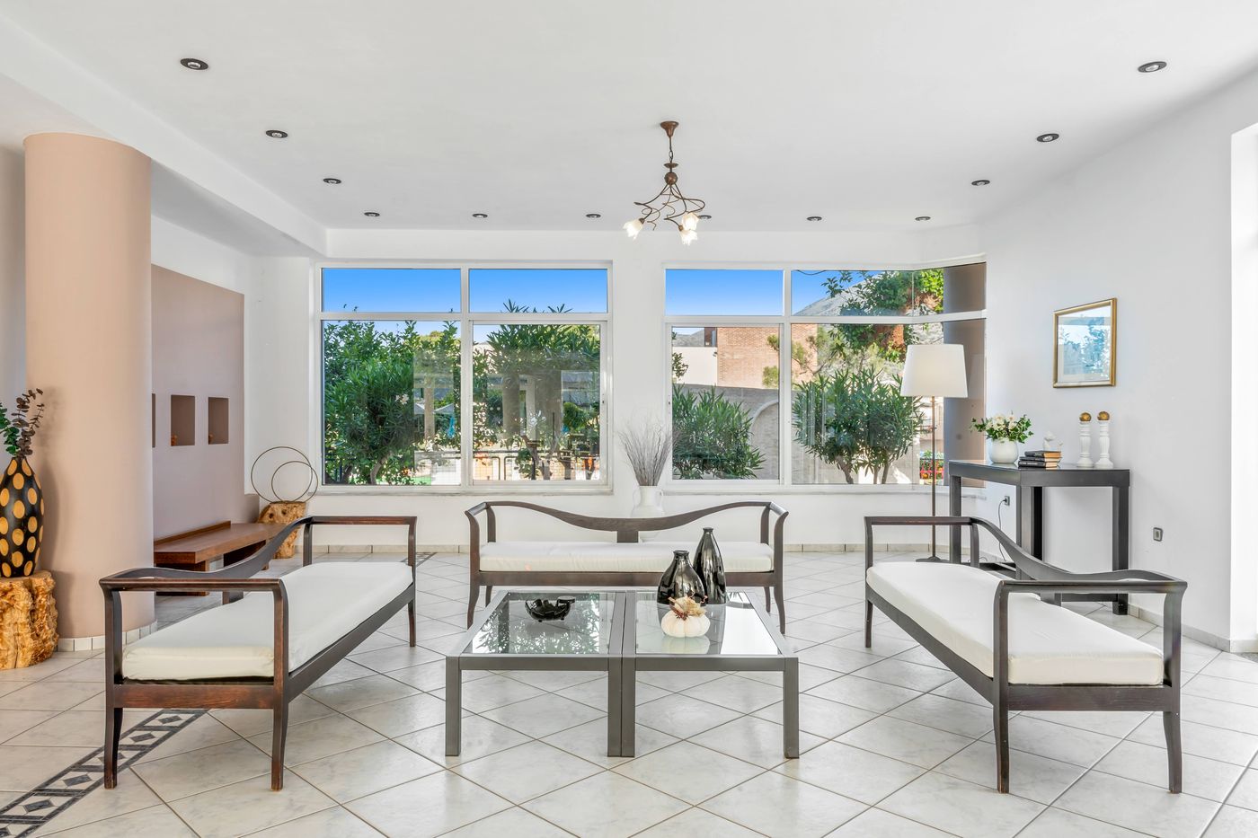 Maria-Rousse-Studios-Lobby-69