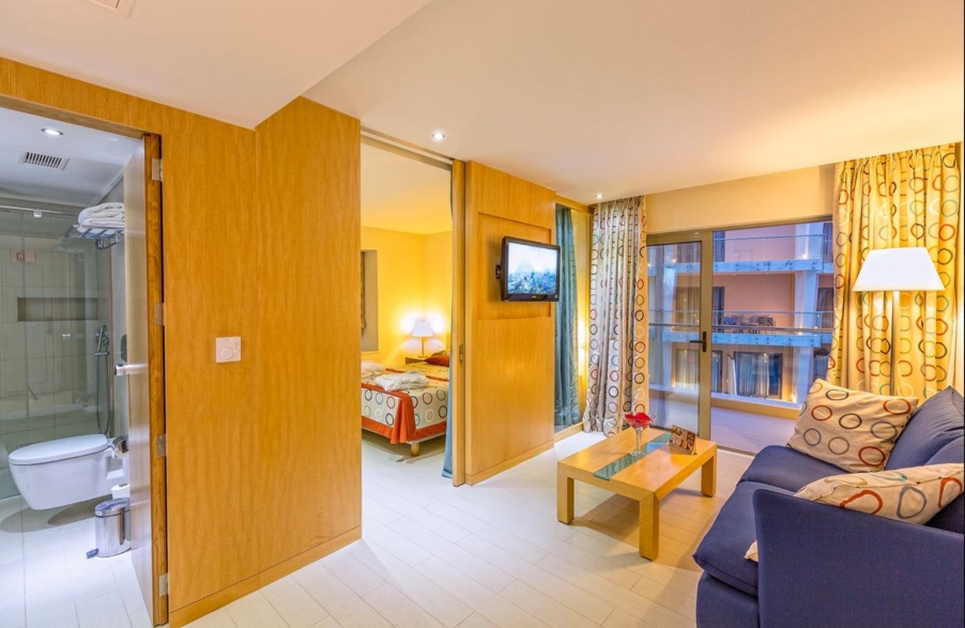 Eden-Roc-Resort-Hotel-Room-30