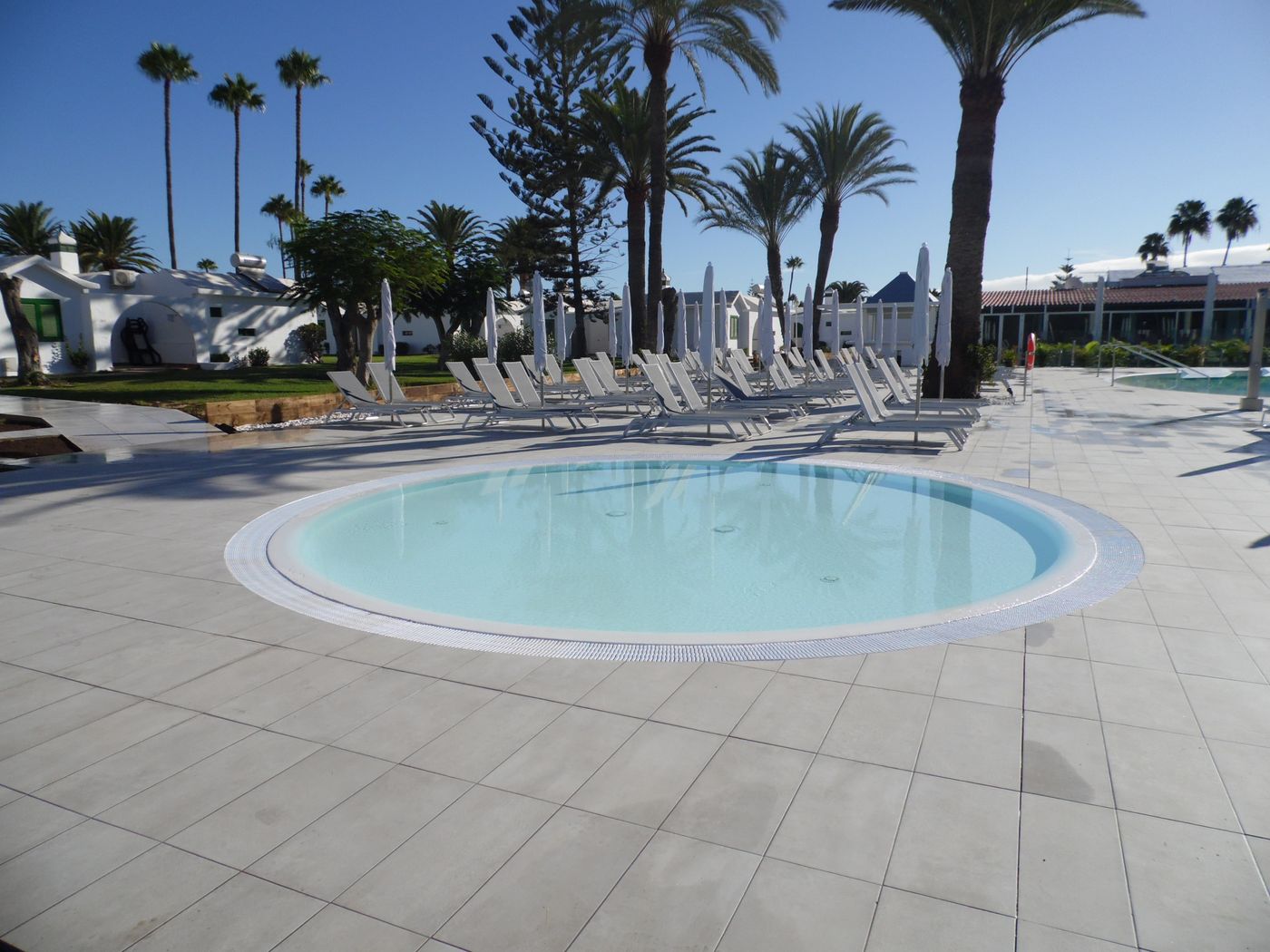 Canary-Garden-Club-Pool-7