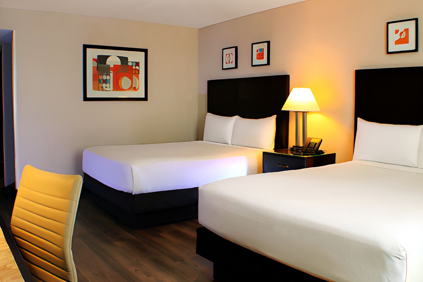 Circus-Circus-Las-Vegas-Hotel-Room-12