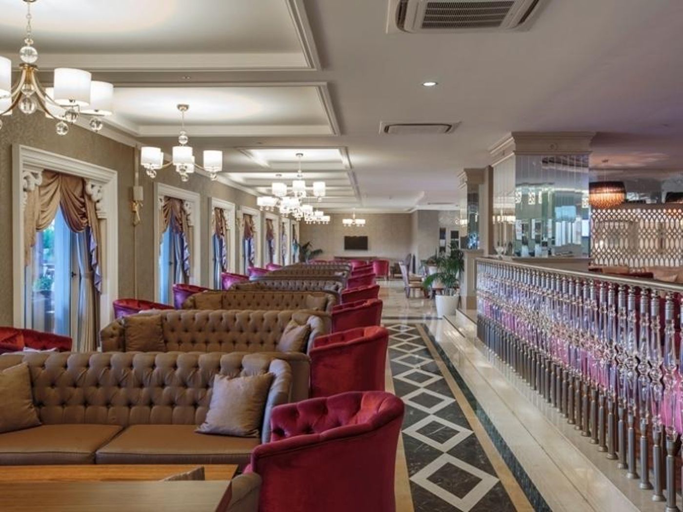 Side-Crown-Serenity-Lobby-35