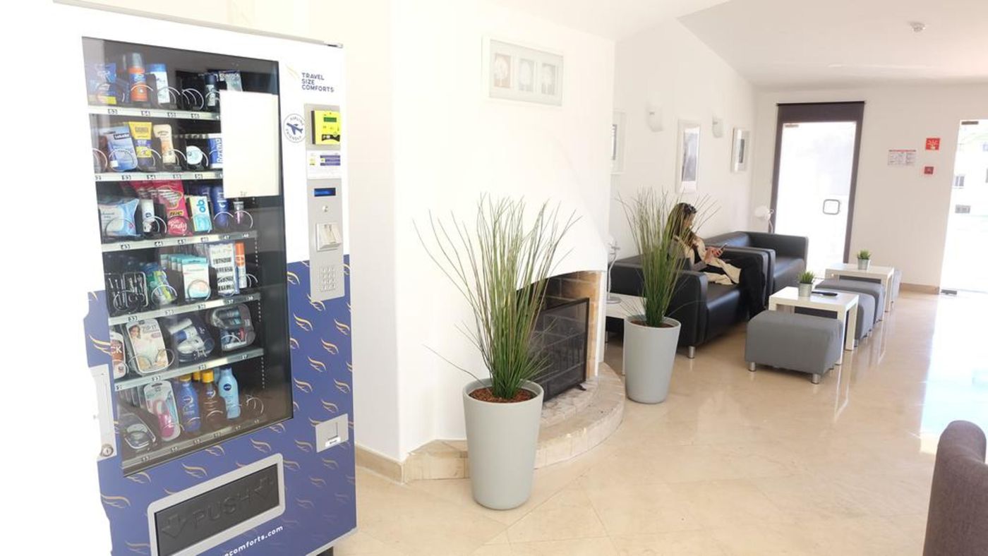 Roca-Belmonte-Apartamentos-Lobby-11