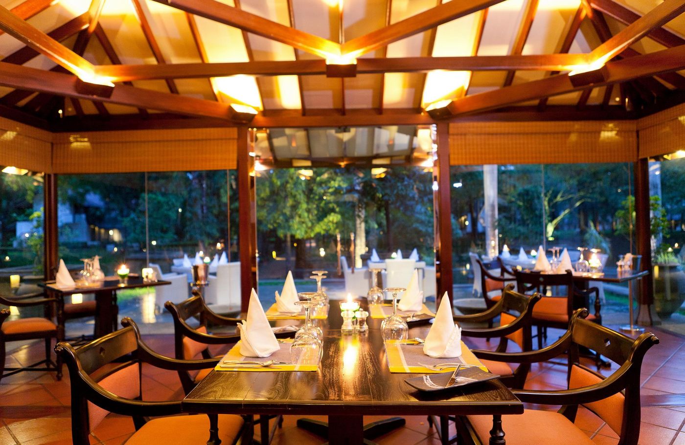 Cinnamon-Lodge-Habarana-Restaurant-44