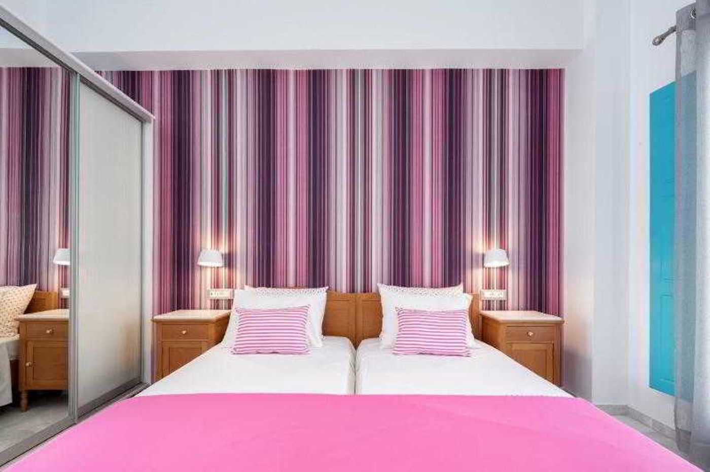 Santellini-Hotel-Room-20