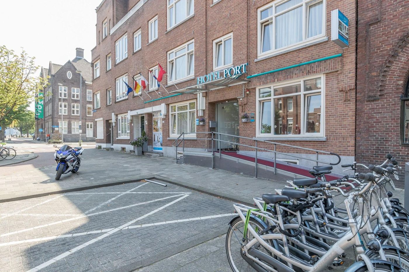 Port-Netherlands-ROTTERDAM-General view-1