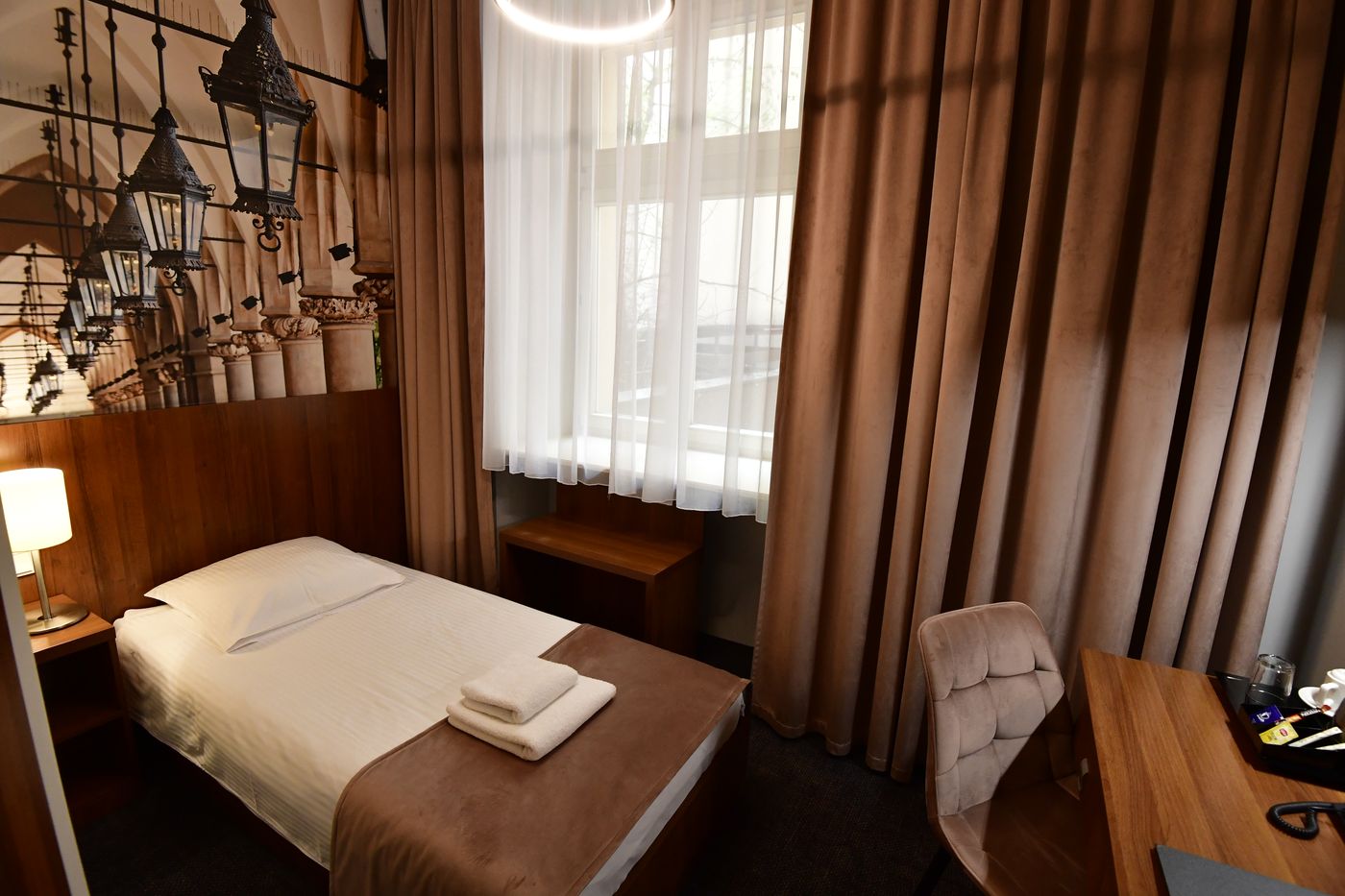 DOWNTOWN-KRAKOW-Room-12