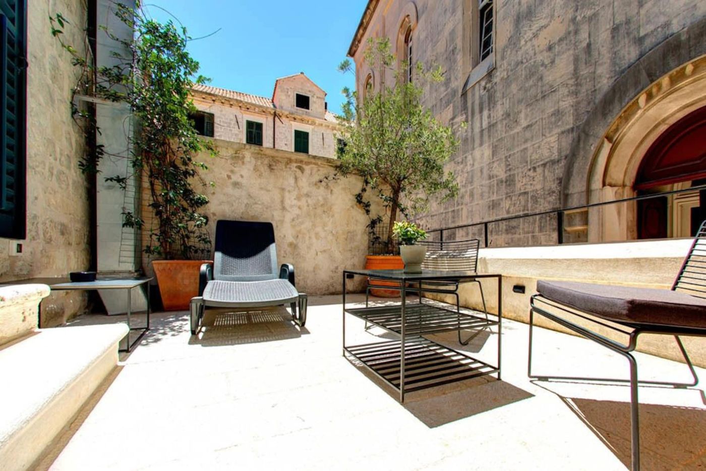 Guesthouse-Forty-Four-Room-9