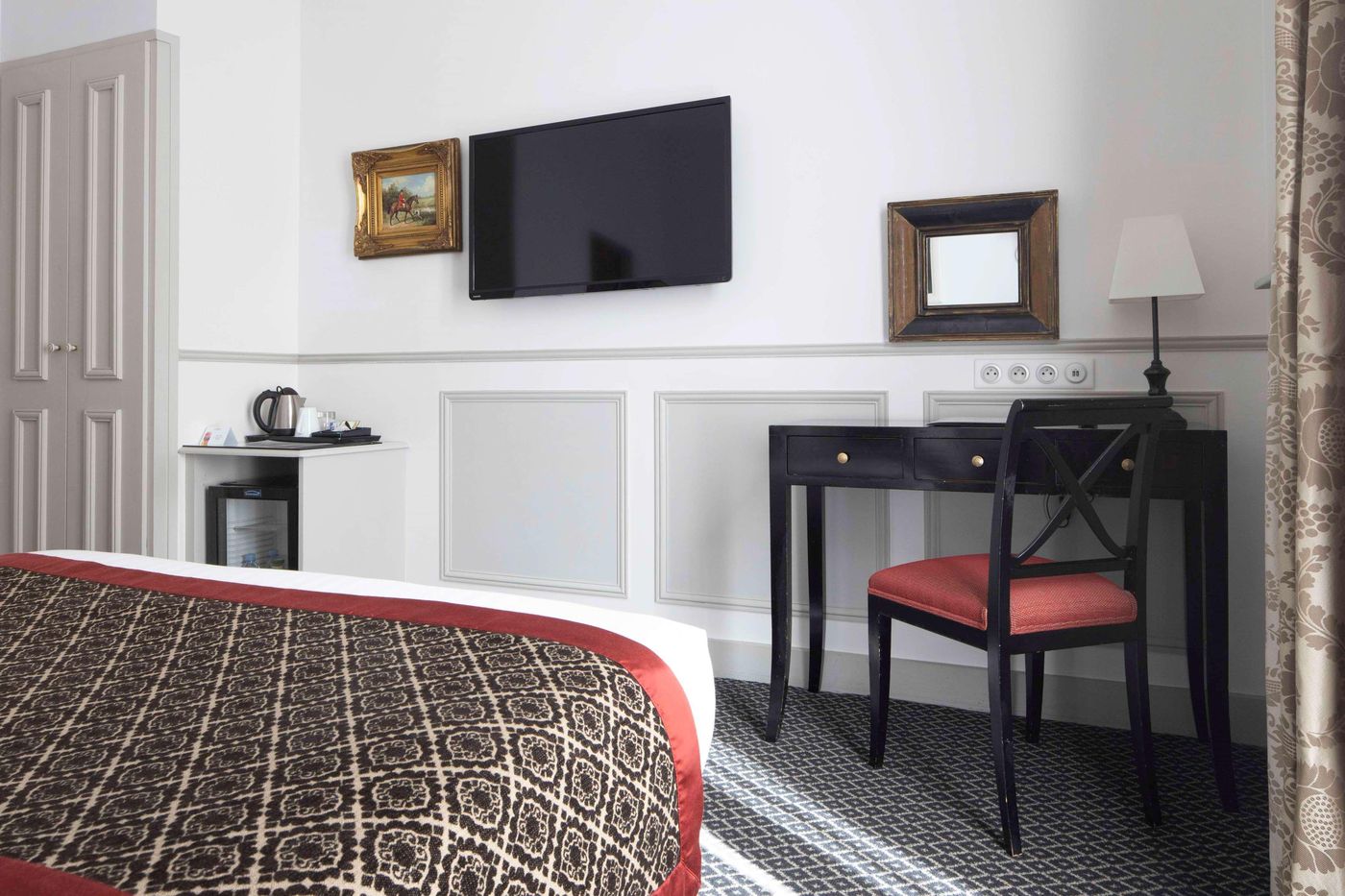 Bradford-Elysees-Astotel-Room-23