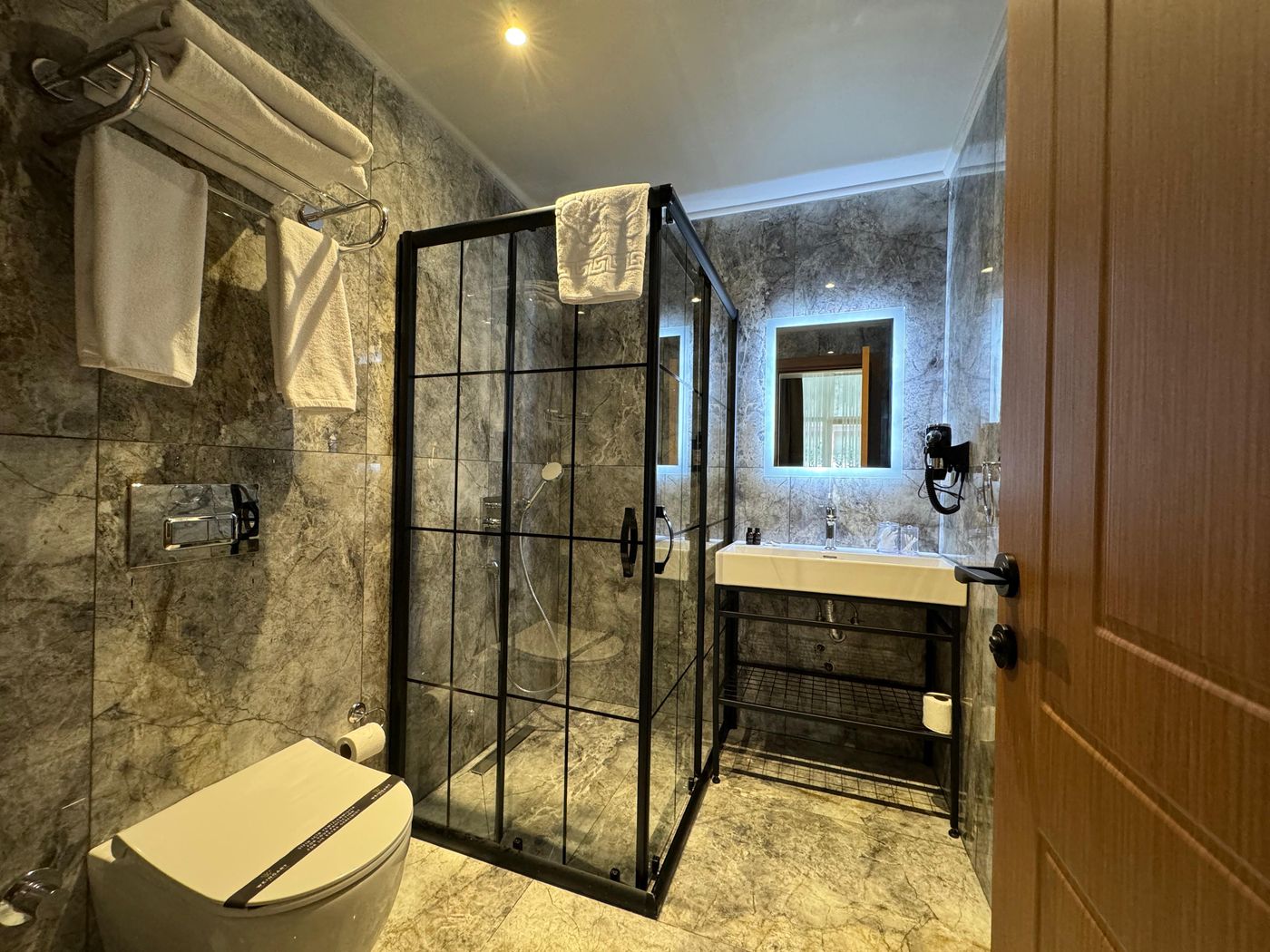 Weingart Suites Hotel-Turkey-Istanbul-Room-9