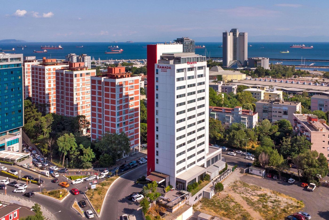 Ramada-Hotel---Suites-by--Istanbul-Atakoy-General-view-1